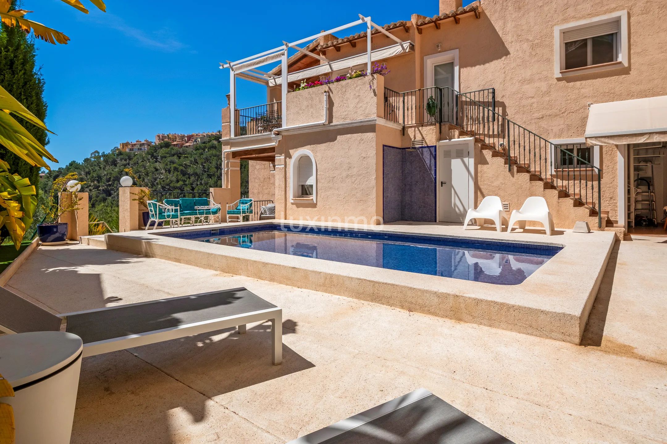 Villa de style méditerranéen avec piscine privée et vue sur la mer à Altea Hills