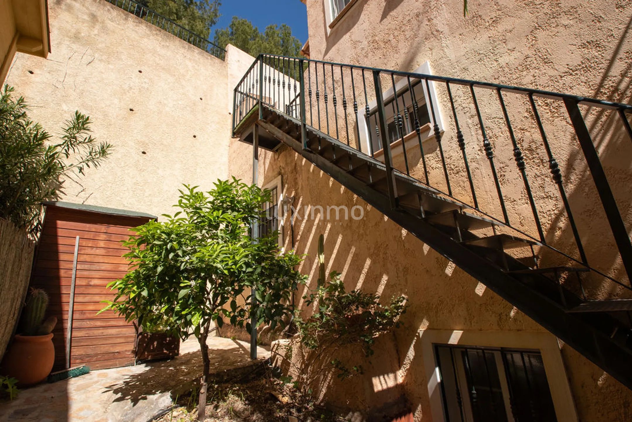 Mediterranean-style villa with private pool and sea views in Altea Hills — photo 35