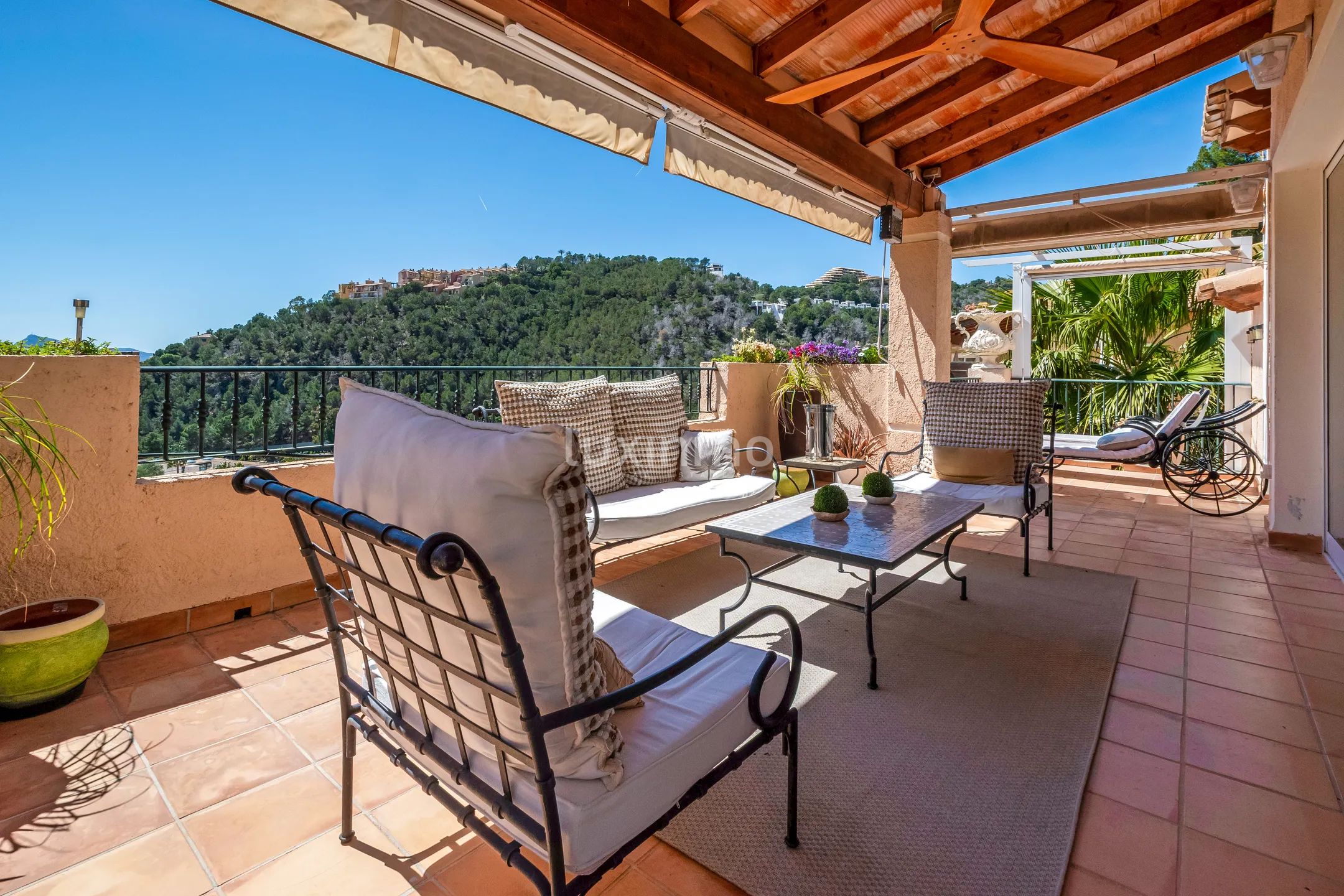 Mediterranean-style villa with private pool and sea views in Altea Hills — photo 10