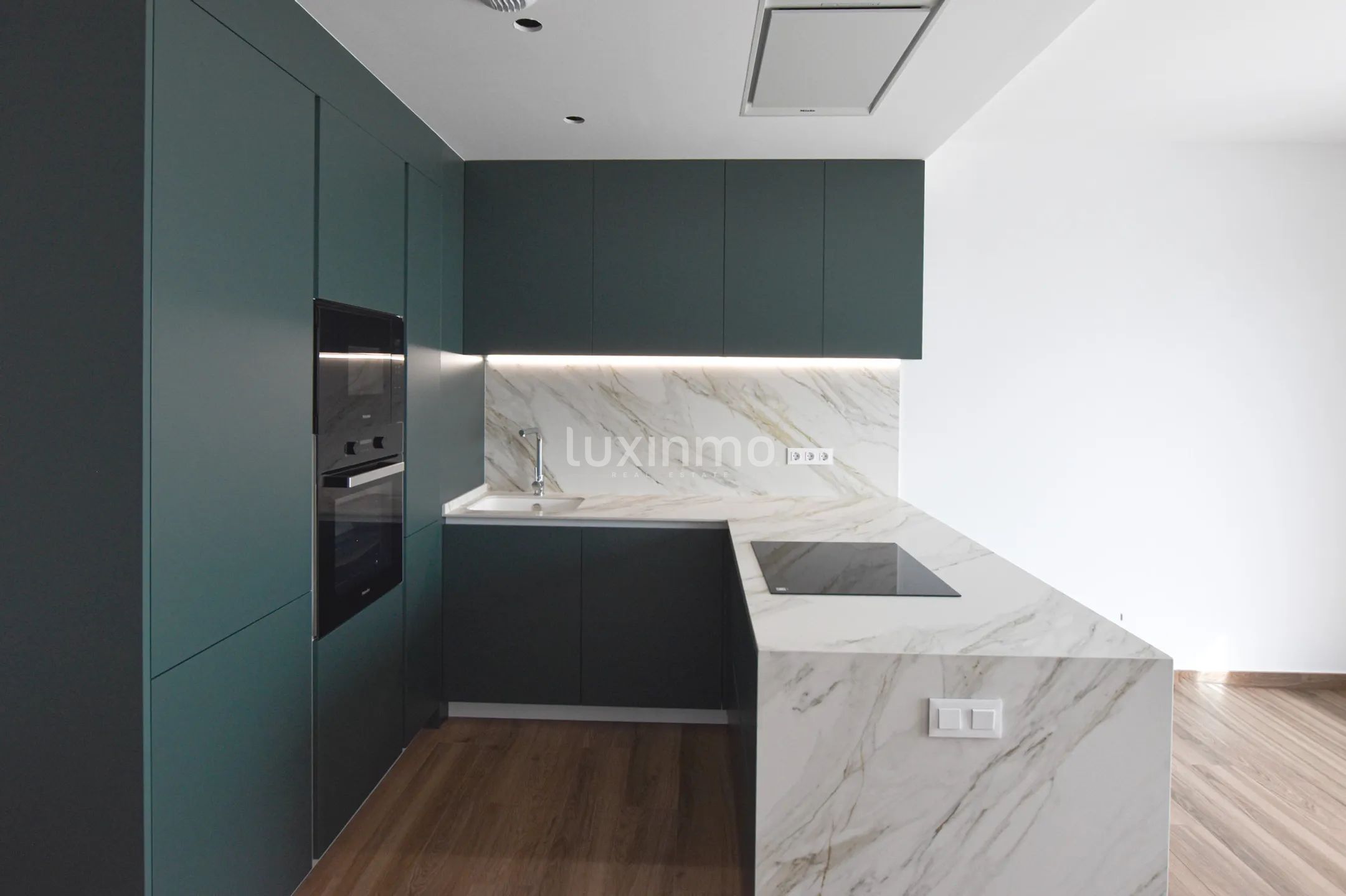 Exclusive luxury penthouse with private pool and panoramic sea views for rent Calpe — photo 5