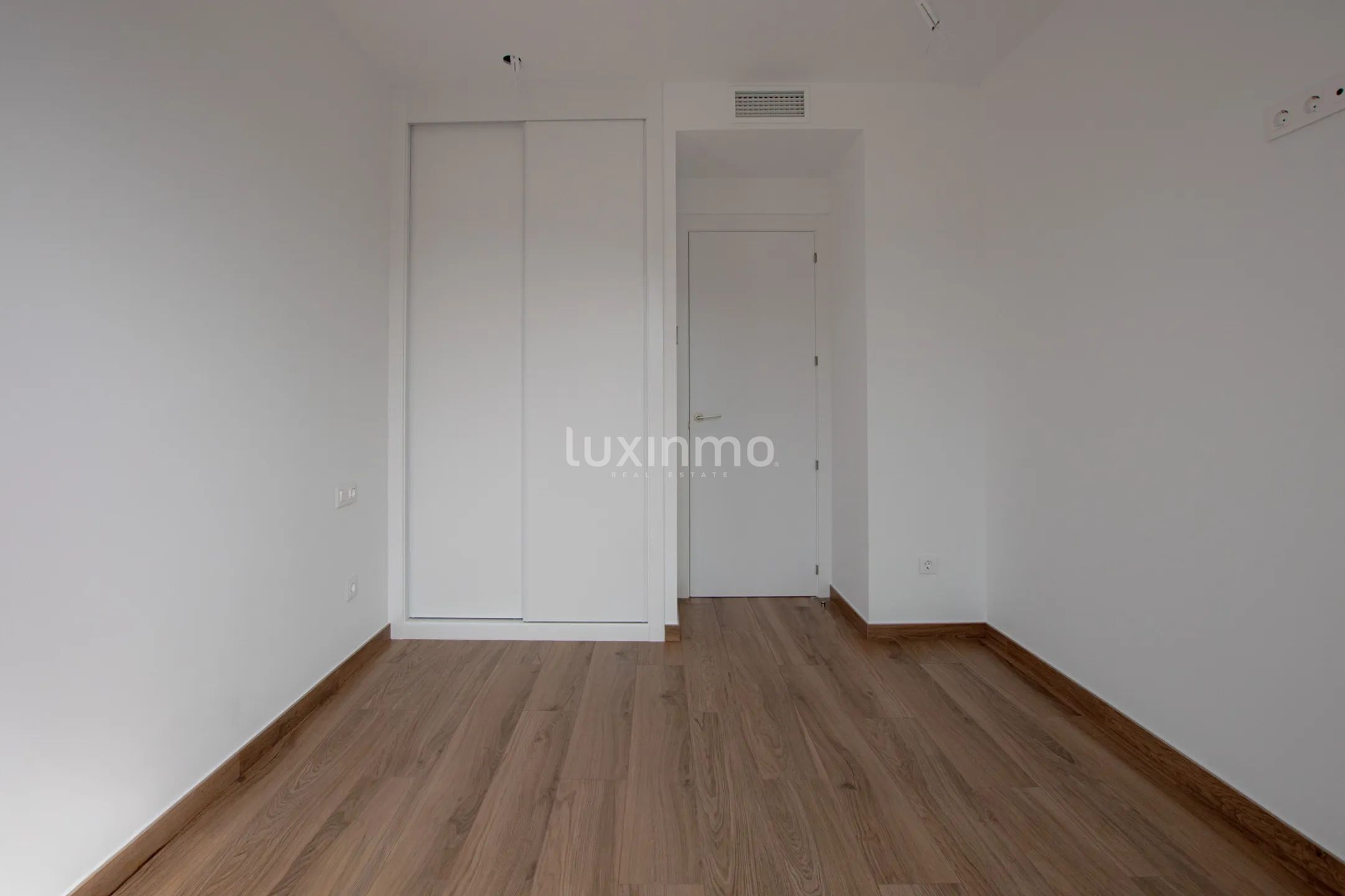 Exclusive luxury penthouse with private pool and panoramic sea views for rent Calpe — photo 18