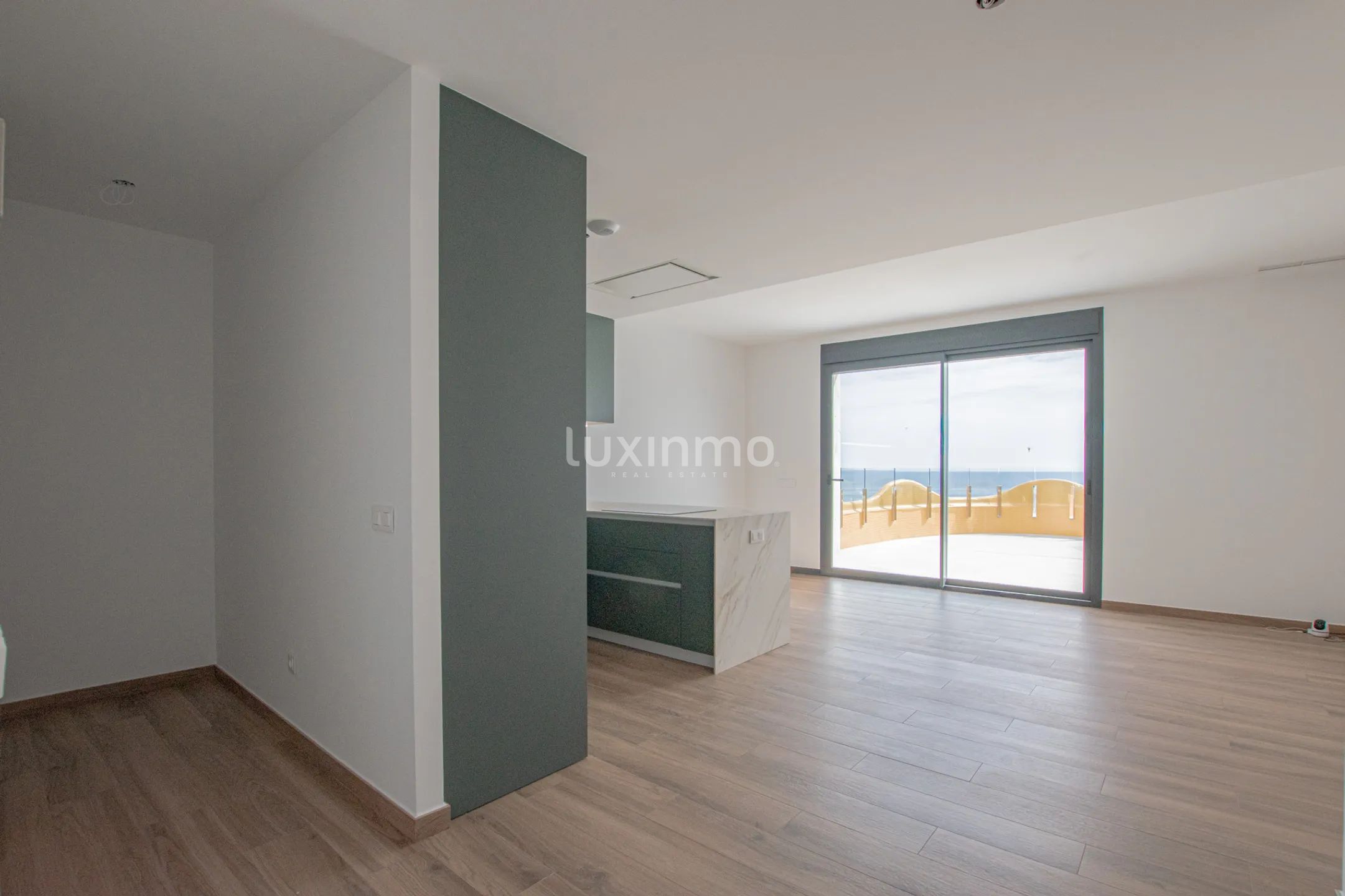 Exclusive luxury penthouse with private pool and panoramic sea views for rent Calpe — photo 4