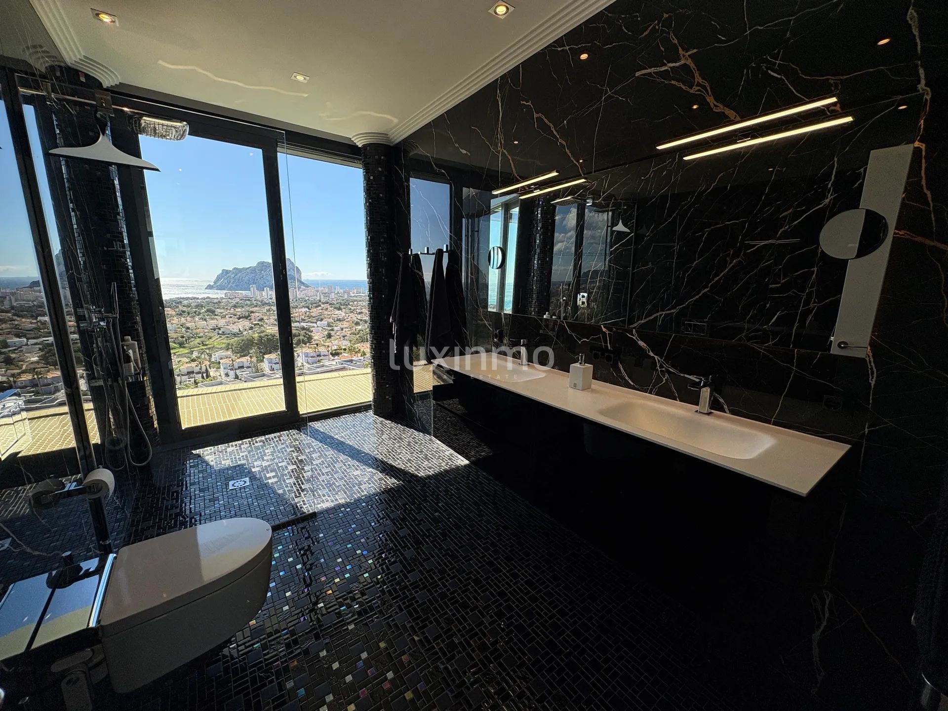 Luxury villa with panoramic sea views in Calpe — photo 17