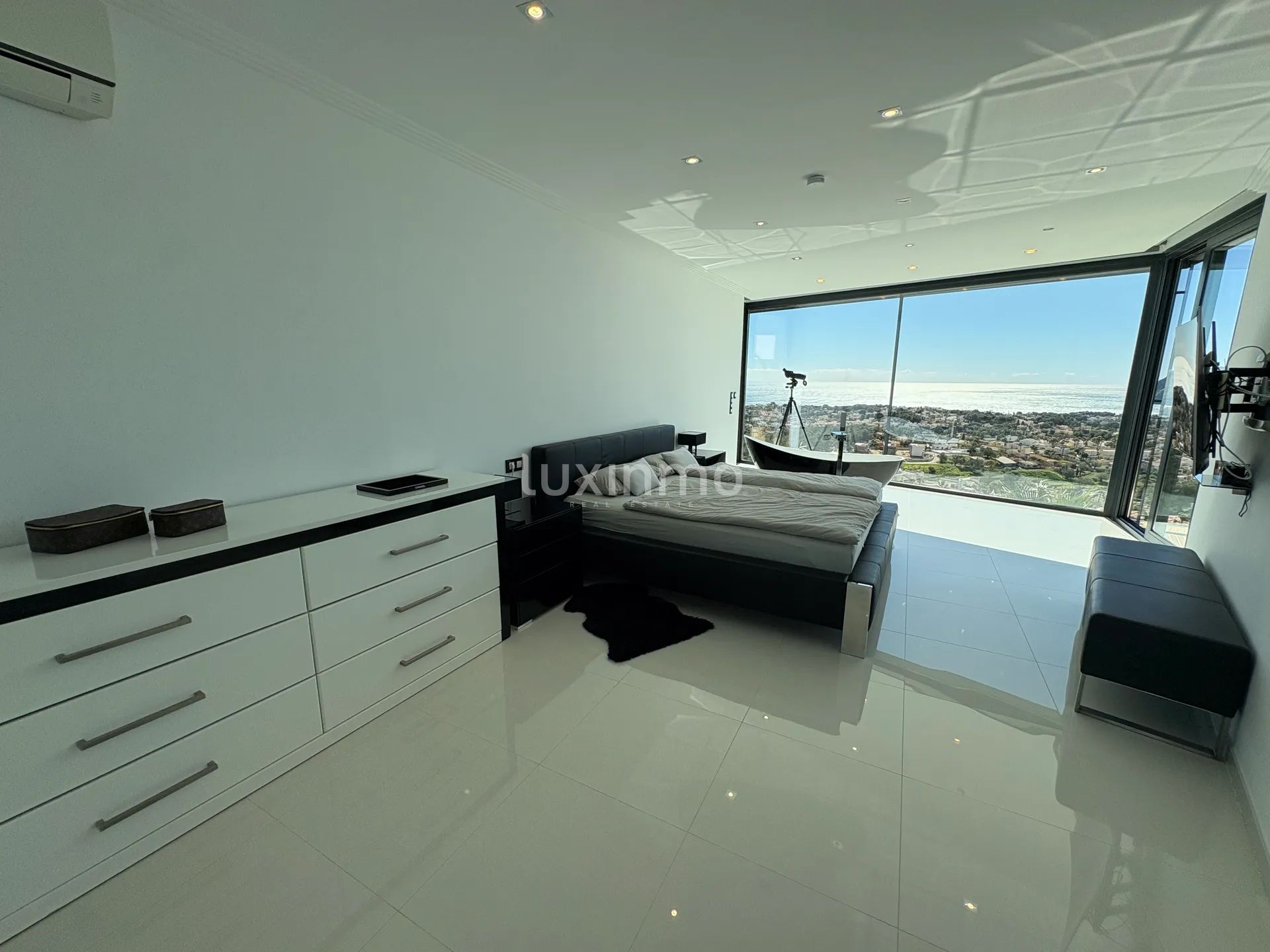Luxury villa with panoramic sea views in Calpe — photo 16