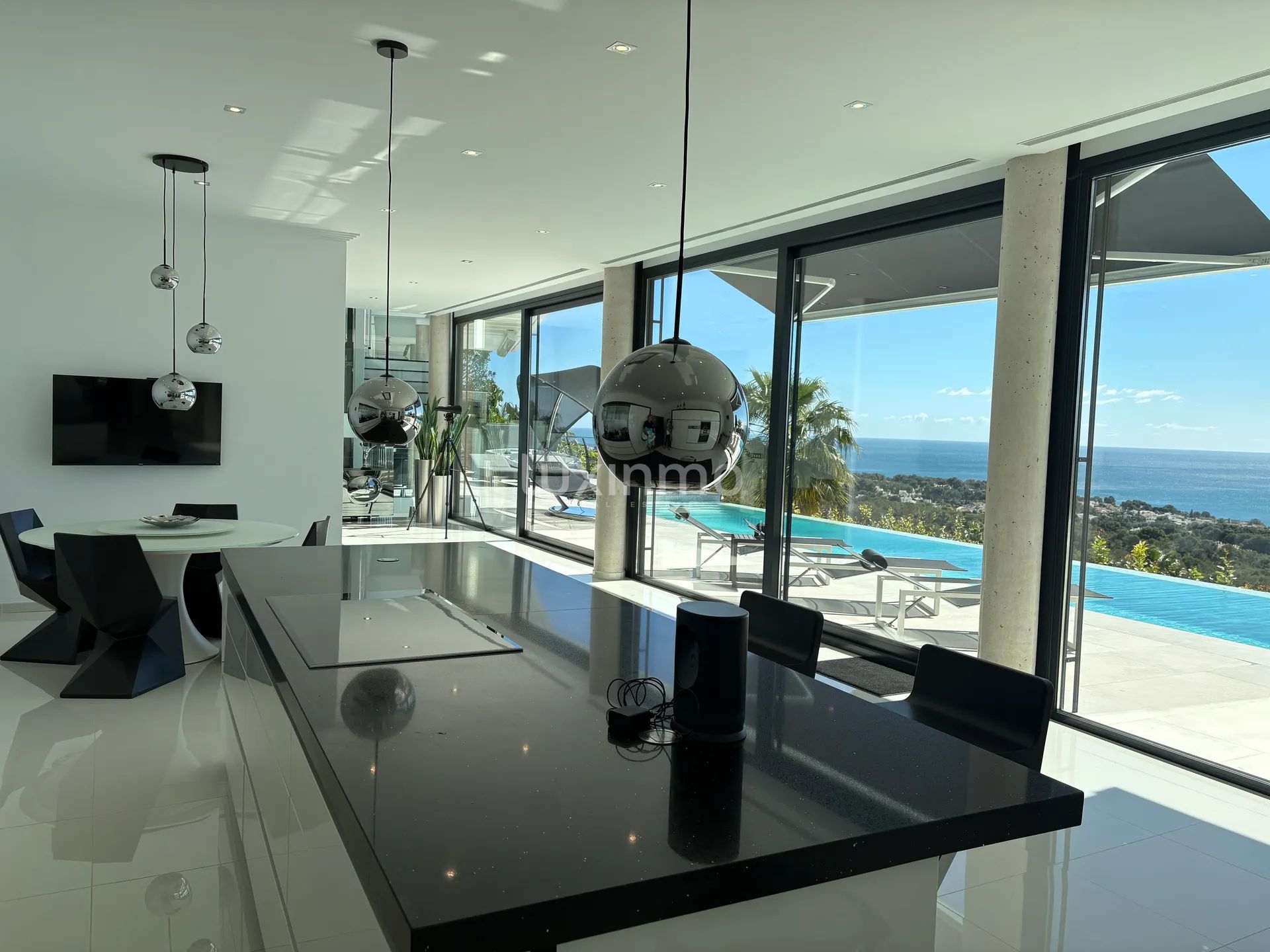 Luxury villa with panoramic sea views in Calpe — photo 14