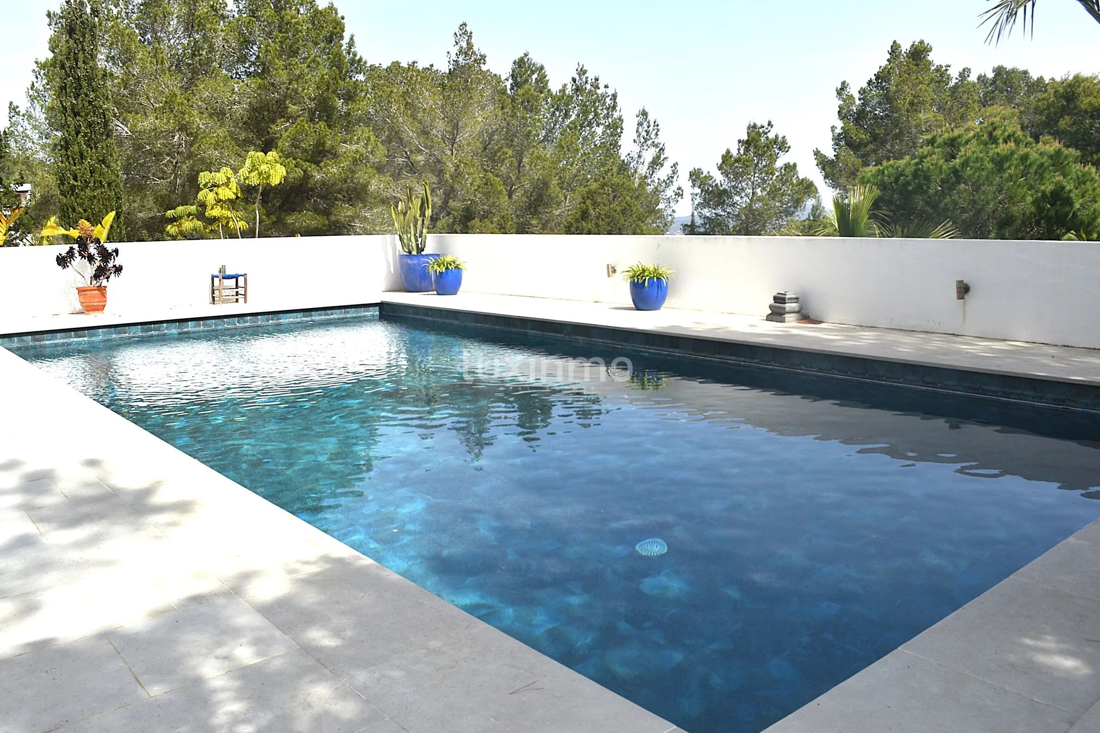 Charmante villa sur la côte sud-ouest avec vue lointaine sur la mer — photo 8