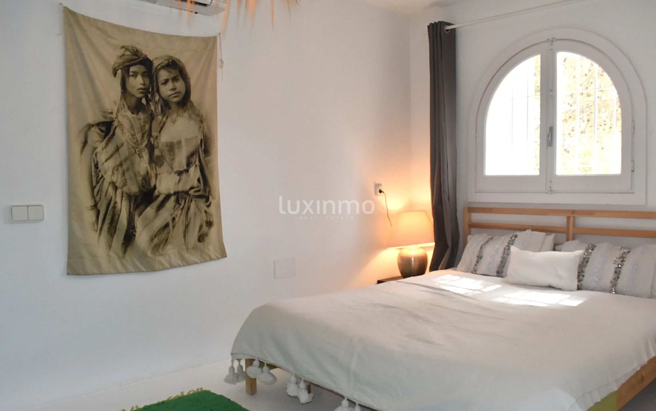 Charmante villa sur la côte sud-ouest avec vue lointaine sur la mer — photo 37