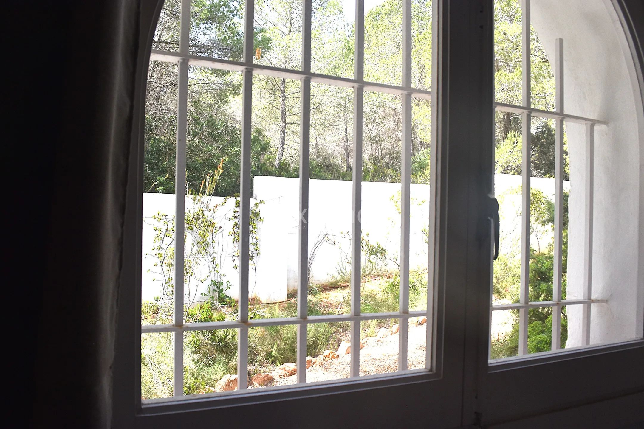 Charmante villa sur la côte sud-ouest avec vue lointaine sur la mer — photo 35