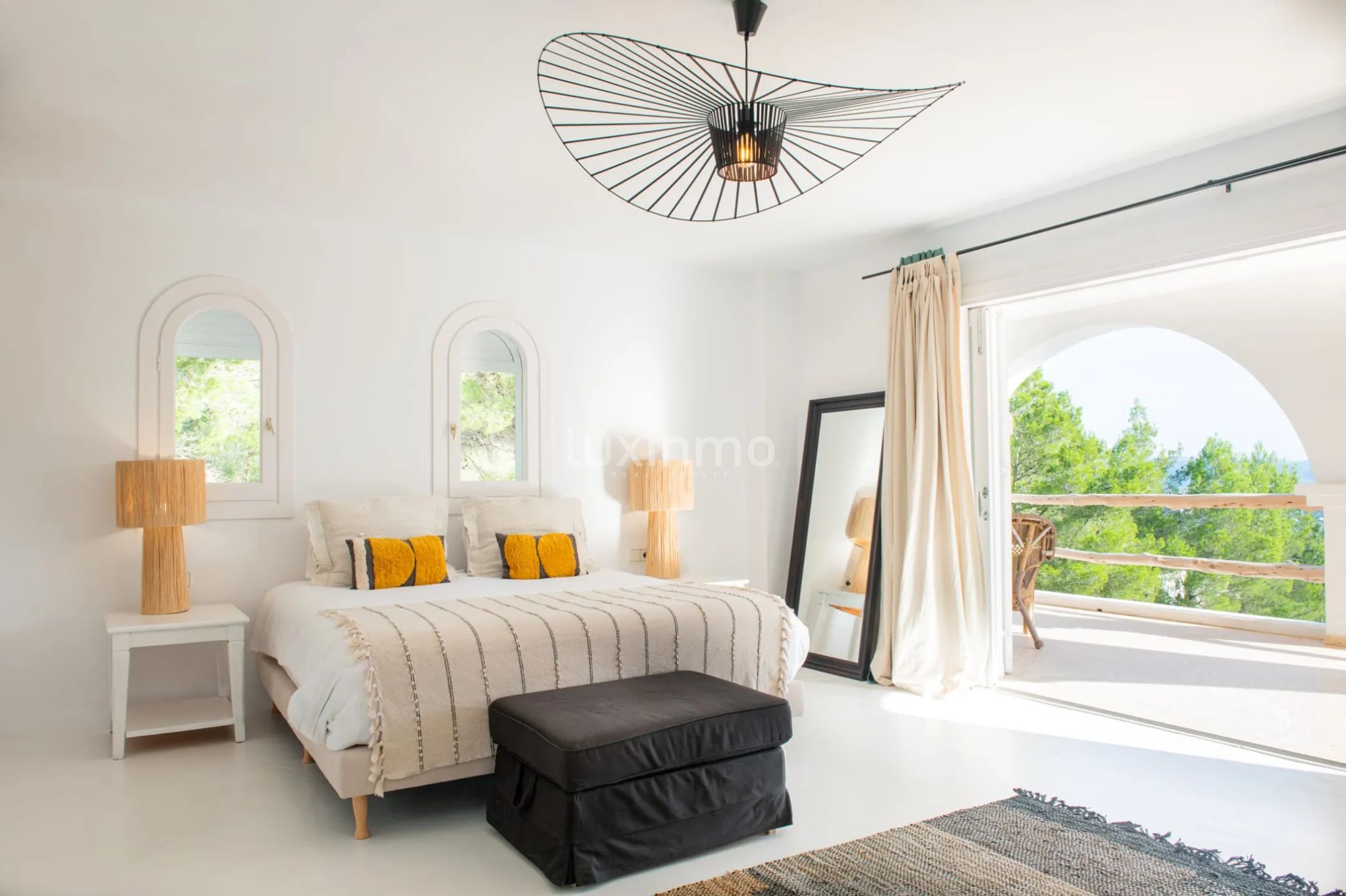 Charmante villa sur la côte sud-ouest avec vue lointaine sur la mer — photo 66