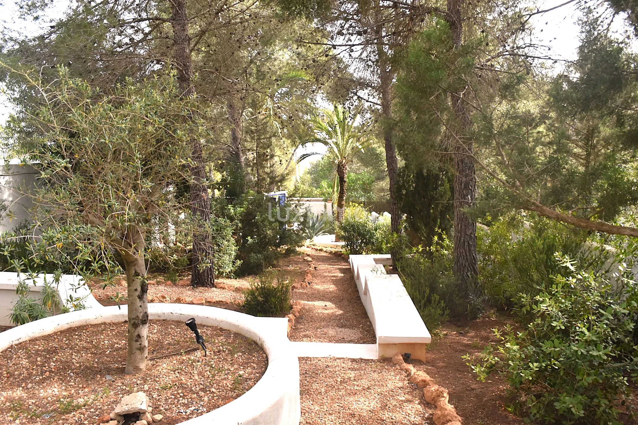 Charmante villa sur la côte sud-ouest avec vue lointaine sur la mer — photo 44