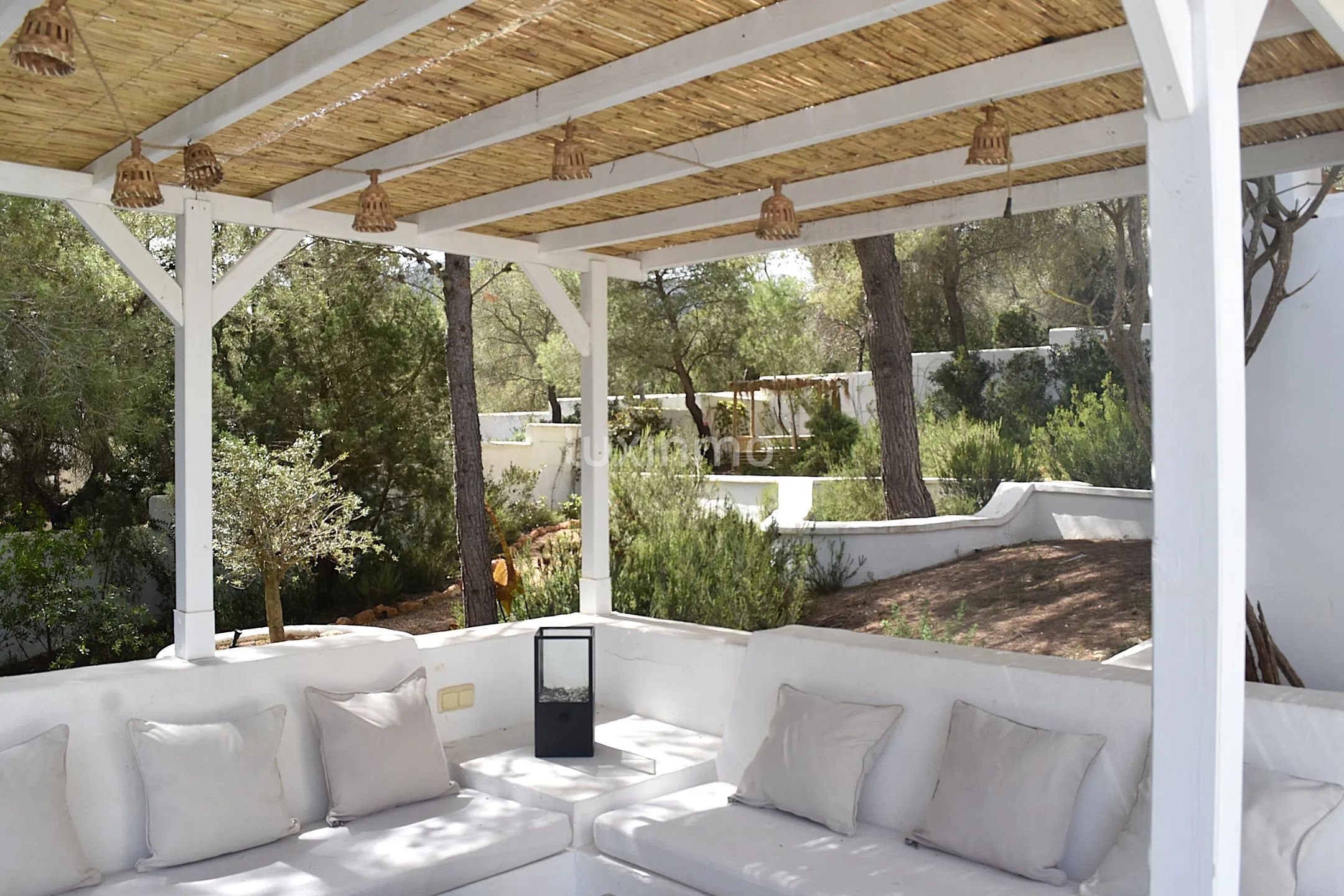 Charmante villa sur la côte sud-ouest avec vue lointaine sur la mer — photo 43