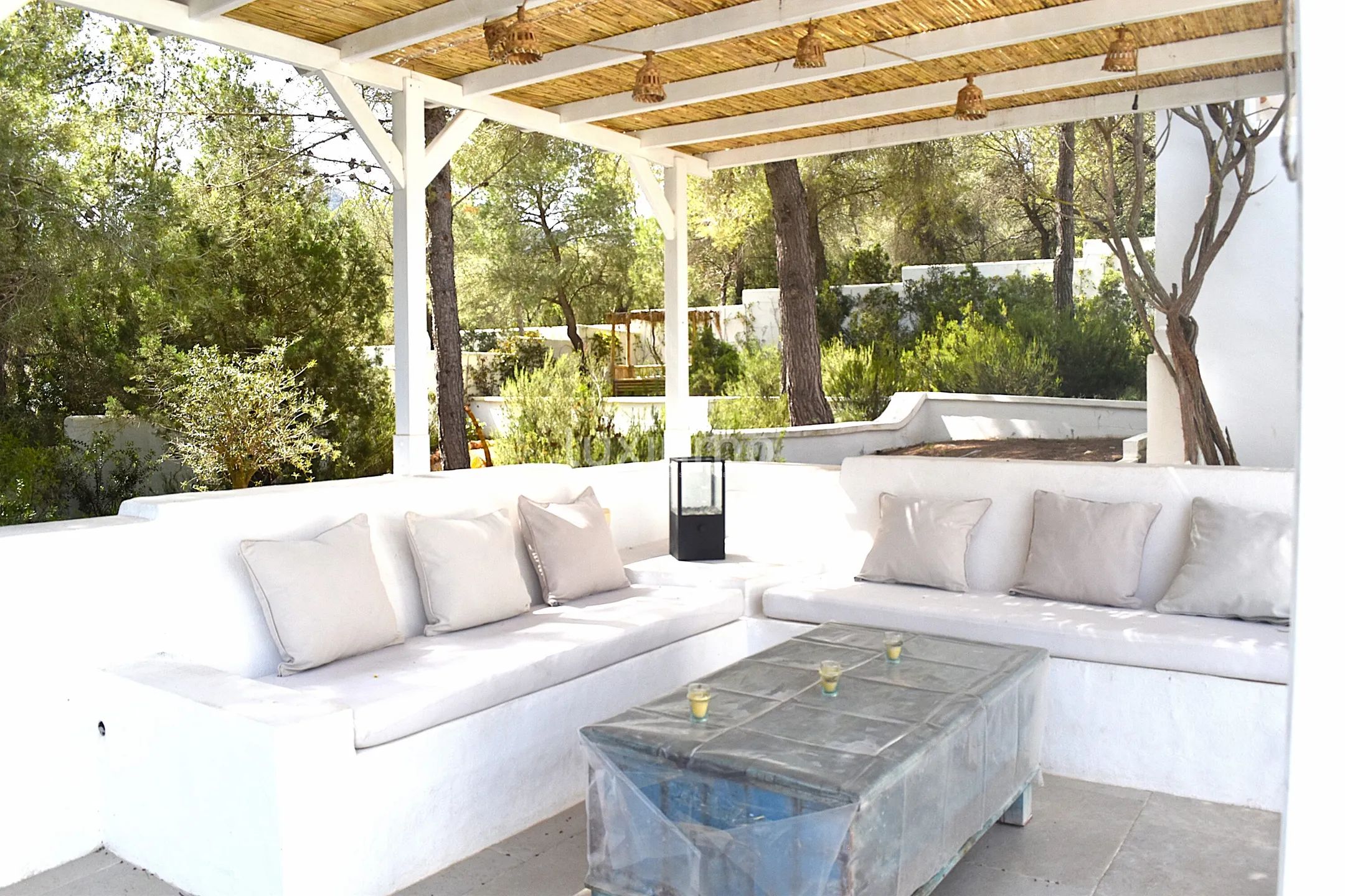 Charmante villa sur la côte sud-ouest avec vue lointaine sur la mer — photo 41