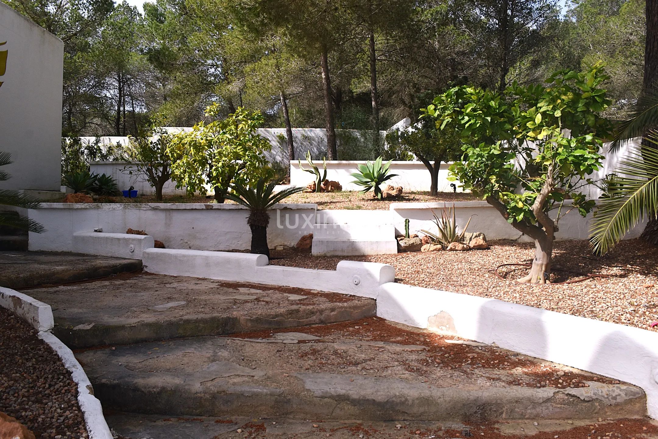 Charmante villa sur la côte sud-ouest avec vue lointaine sur la mer — photo 10