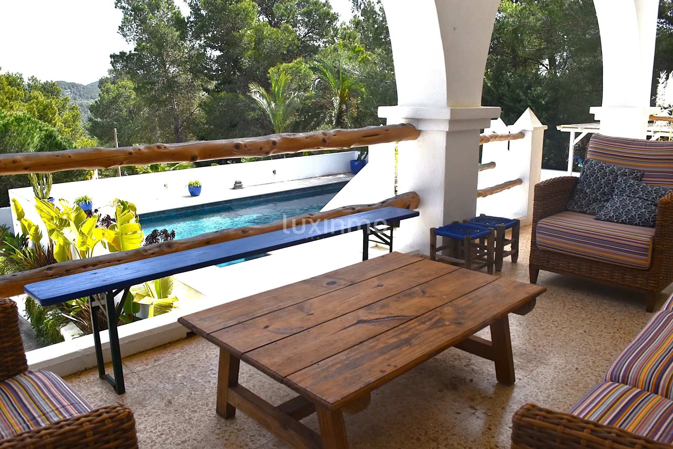 Charmante villa sur la côte sud-ouest avec vue lointaine sur la mer — photo 21