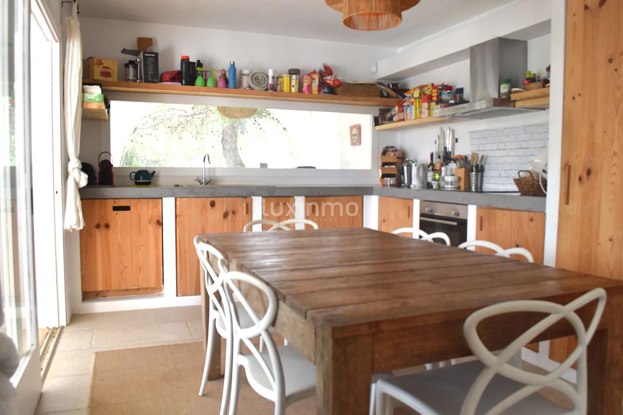 Charmante villa sur la côte sud-ouest avec vue lointaine sur la mer — photo 17