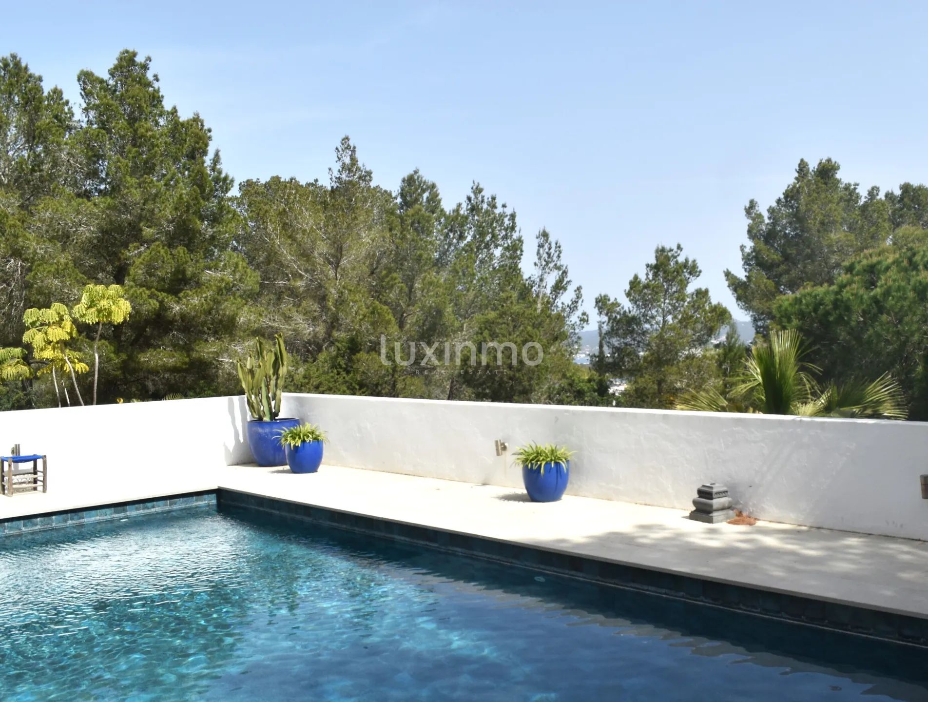 Charmante villa sur la côte sud-ouest avec vue lointaine sur la mer — photo 42