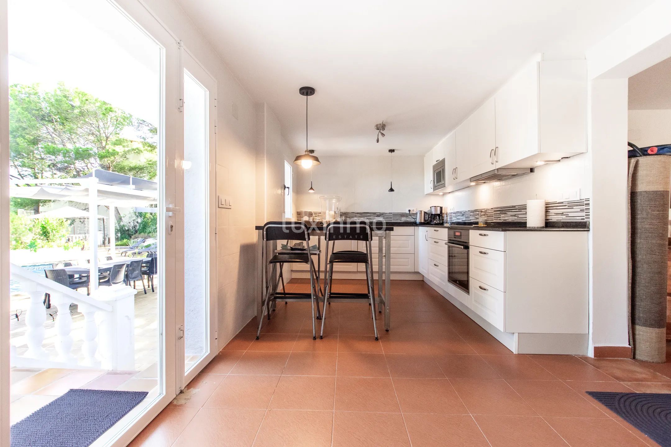Beautiful vila with sea views for rent in Altea — photo 14