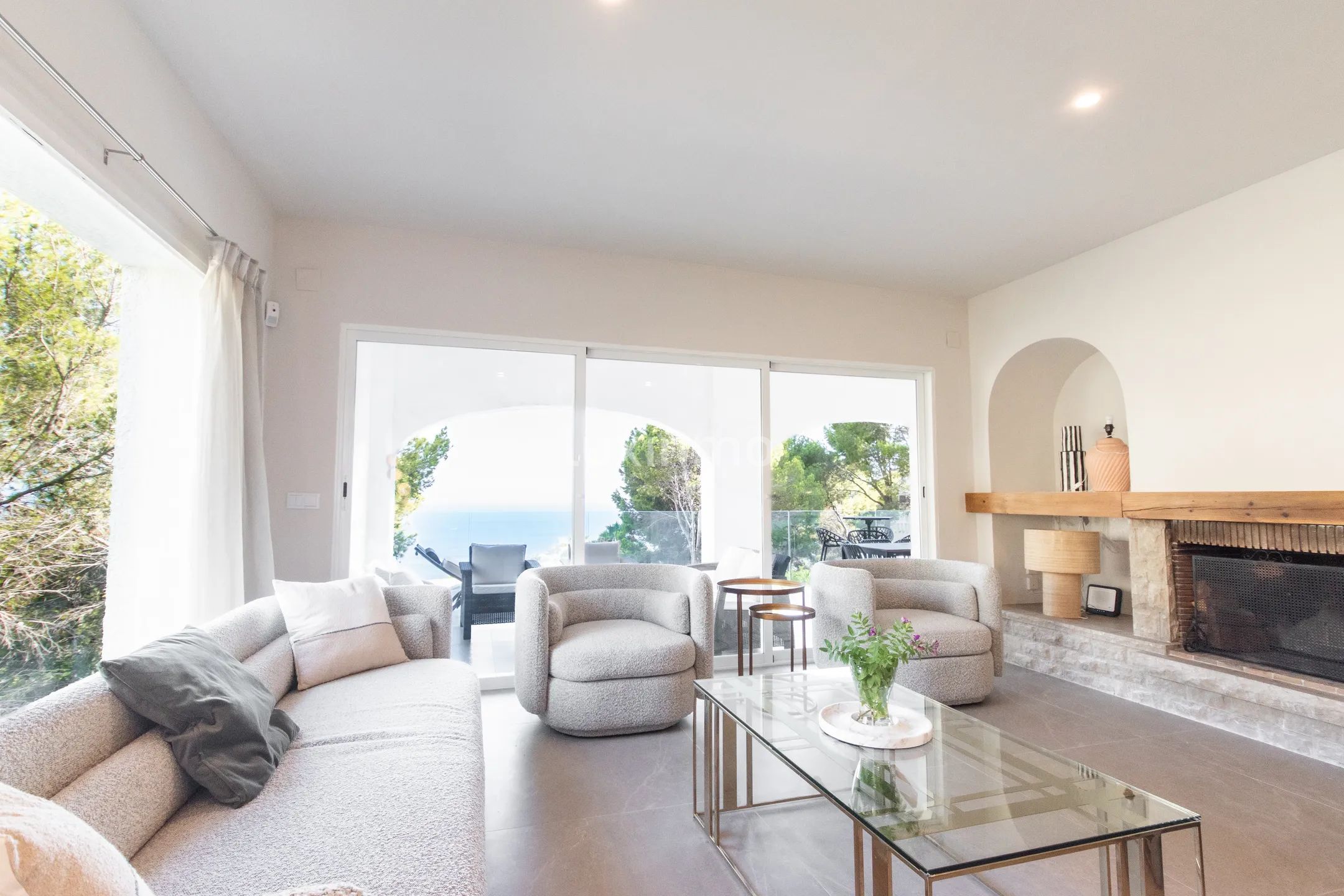 Beautiful vila with sea views for rent in Altea — photo 4