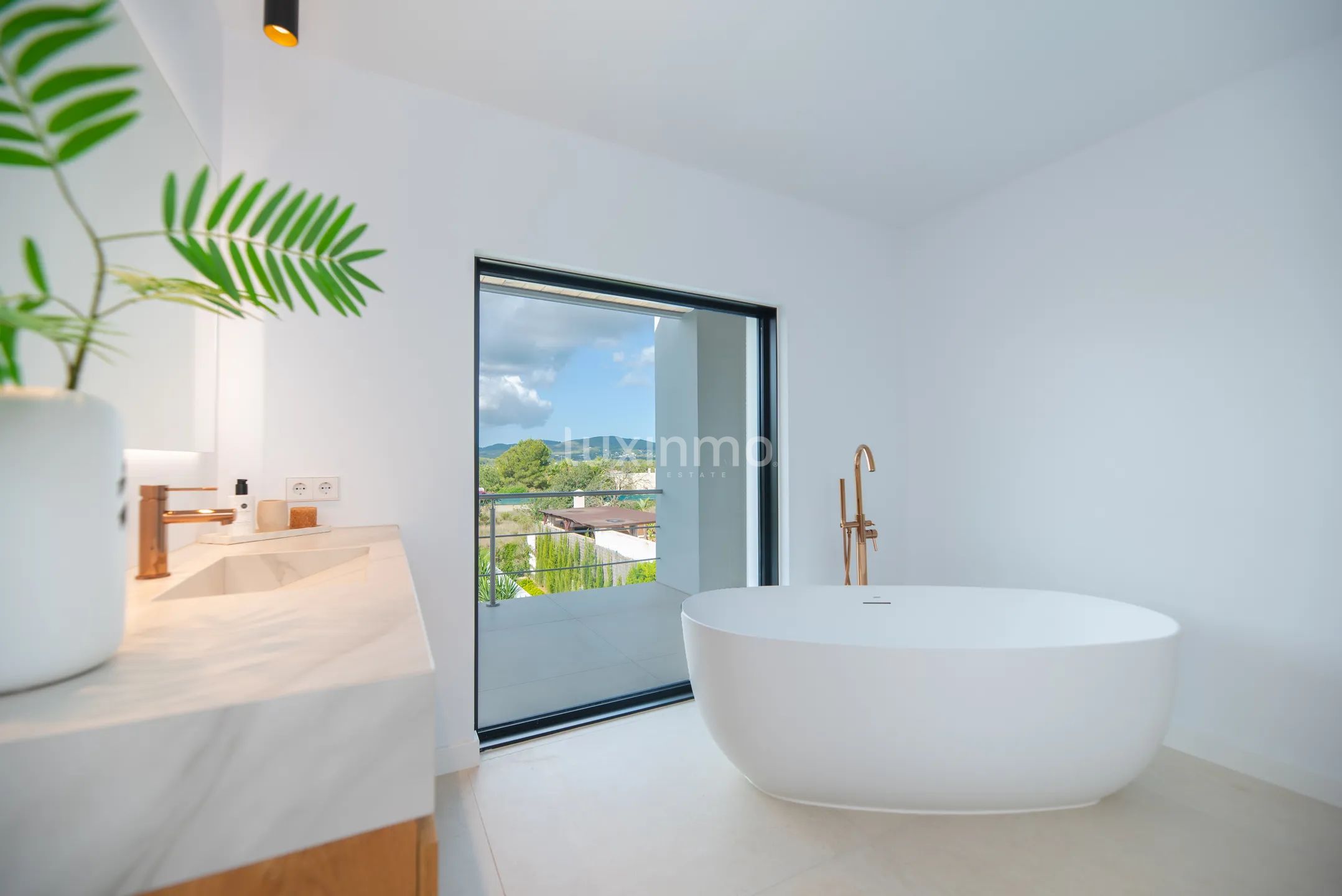 Elegante eigentijdse villa in Can Ramón met verhuur Lisence — photo 22
