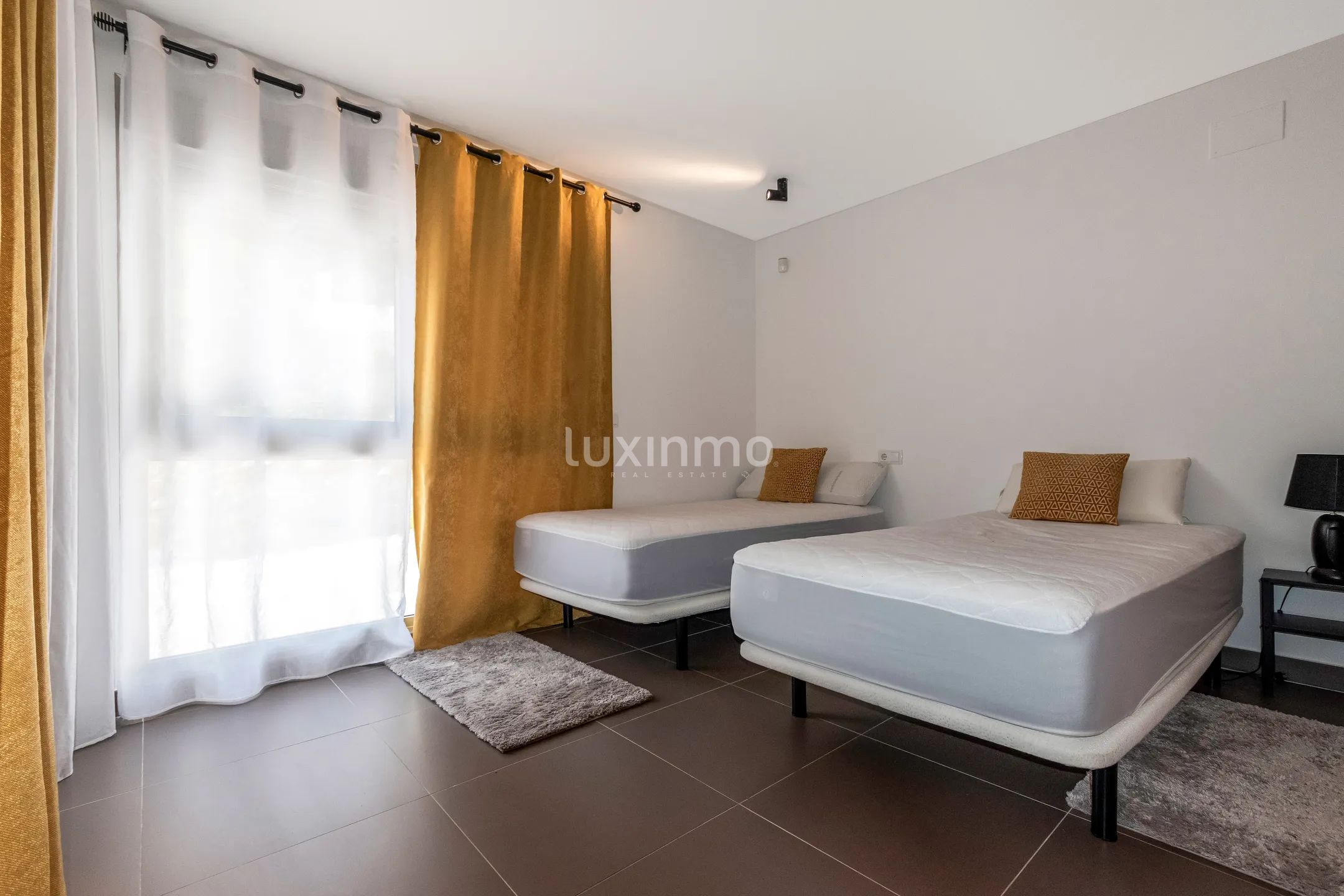 Beautiful house with sea views for rent in Altea — photo 11