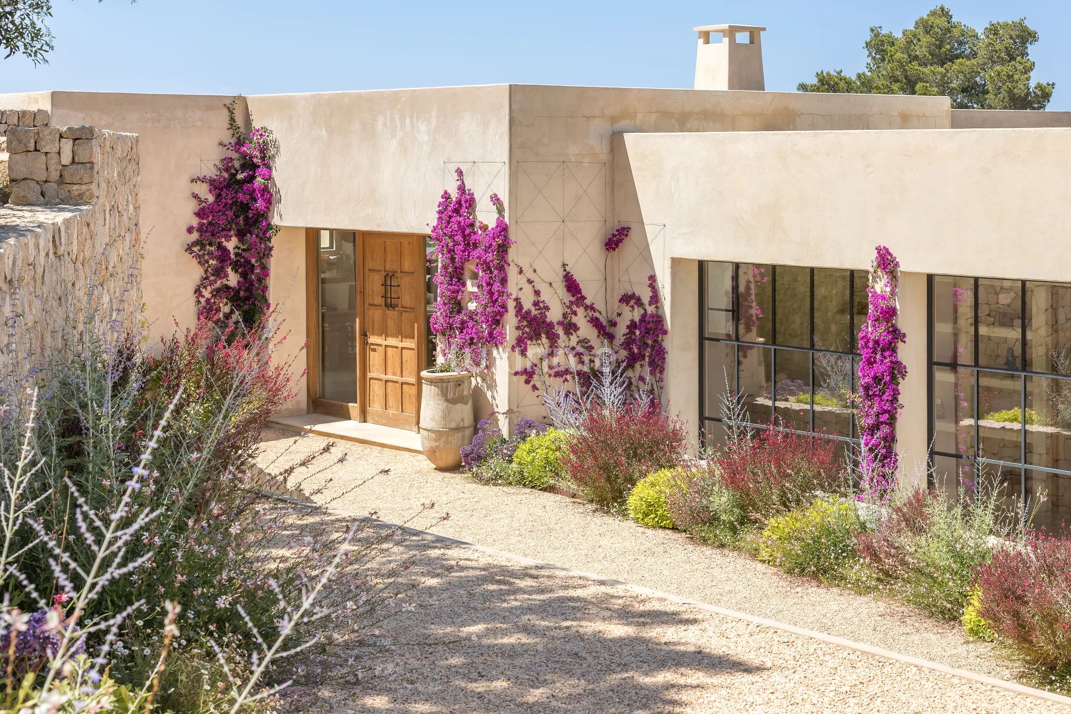 Nybygget luksuseiendom med panoramautsikt over solnedgangen i Cala Tarida — photo 10