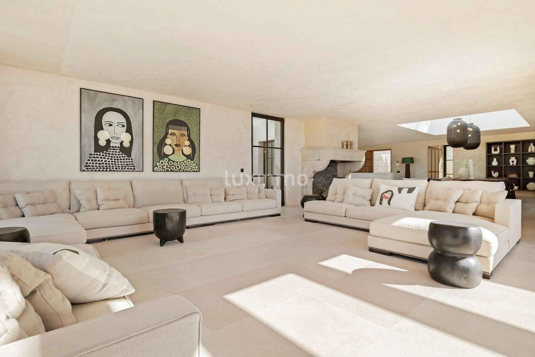 Nybygget luksuseiendom med panoramautsikt over solnedgangen i Cala Tarida — photo 15