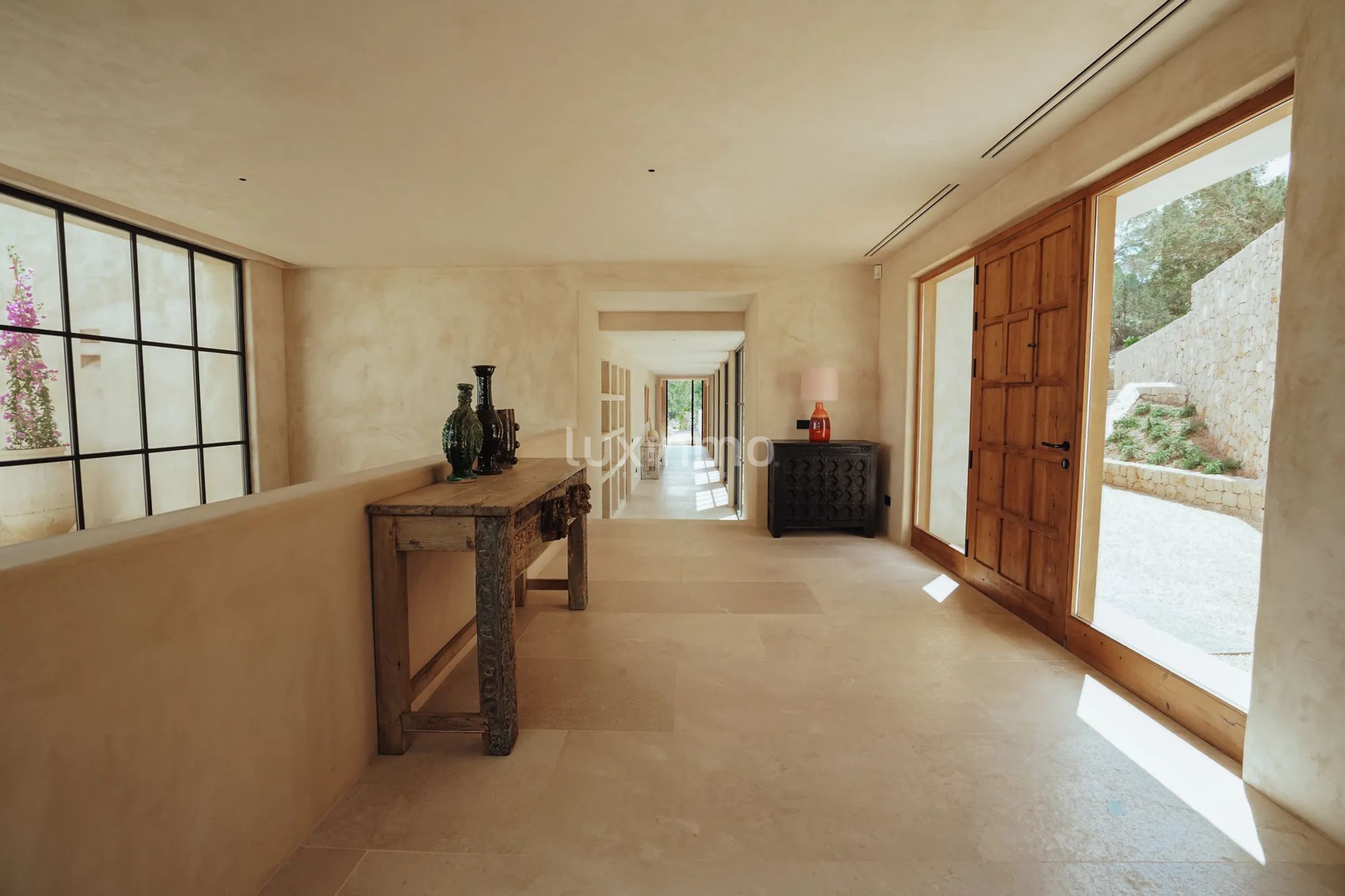 Nybygget luksuseiendom med panoramautsikt over solnedgangen i Cala Tarida — photo 12