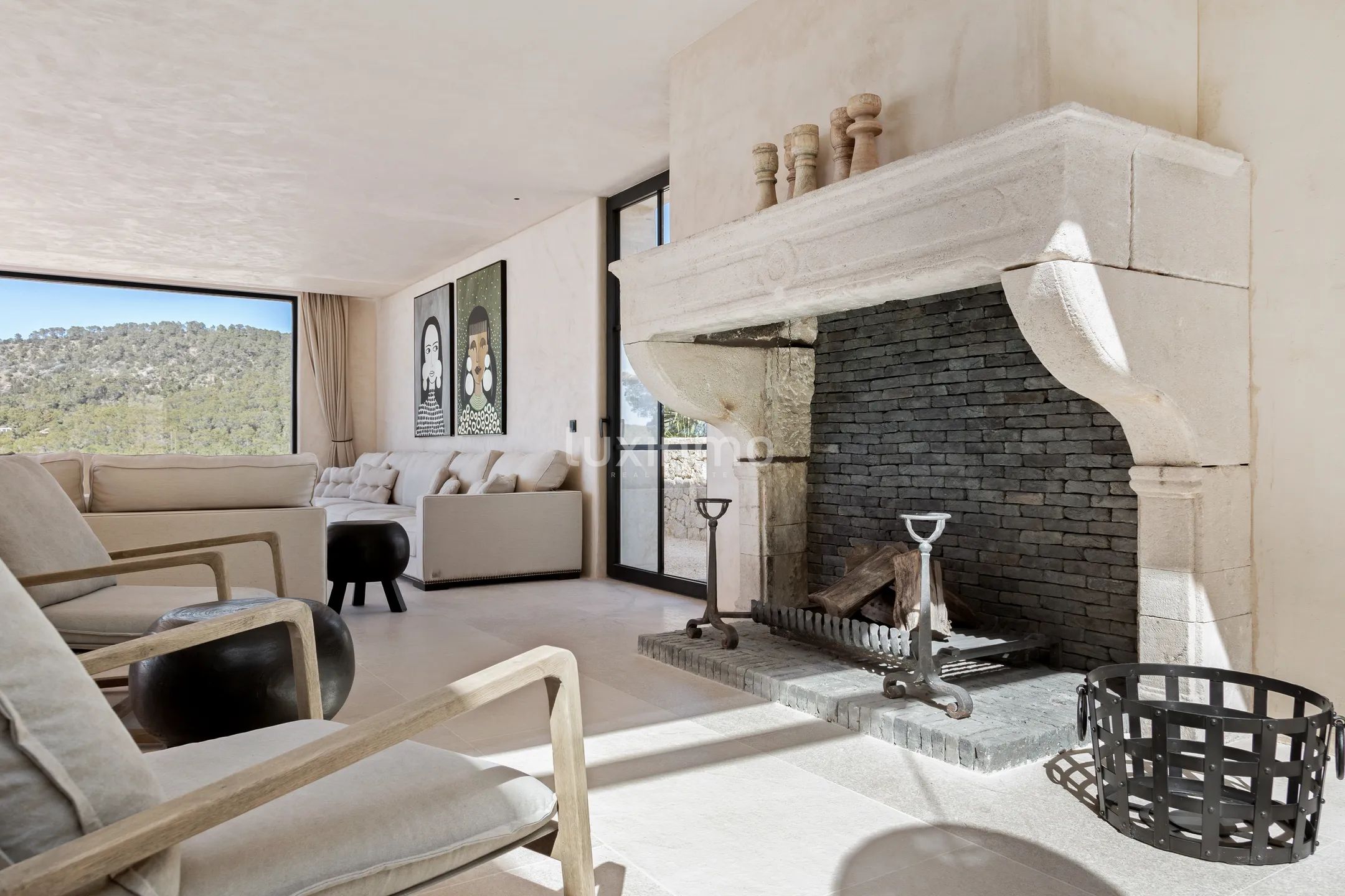 Nybygget luksuseiendom med panoramautsikt over solnedgangen i Cala Tarida — photo 16