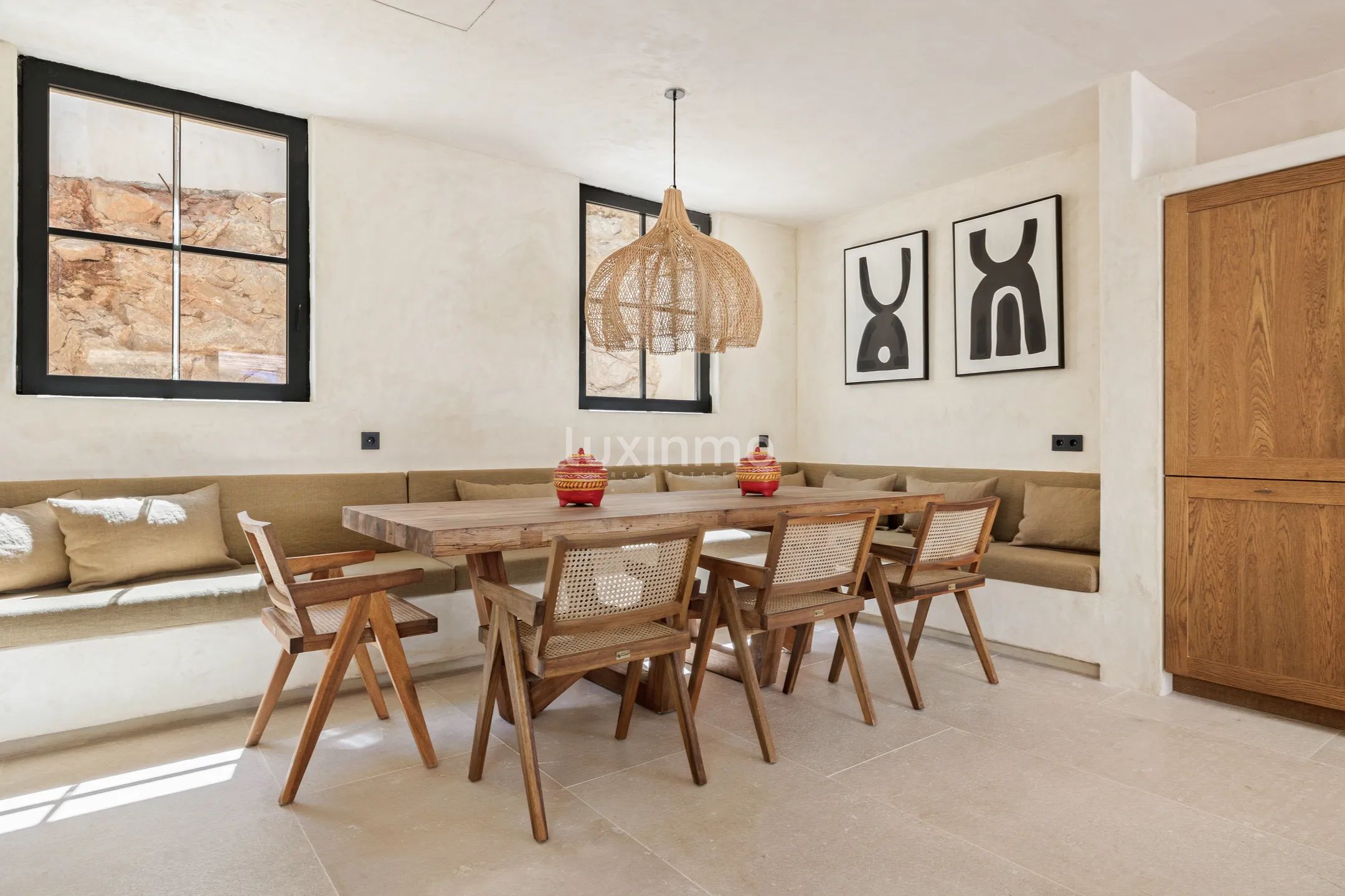 Nybygget luksuseiendom med panoramautsikt over solnedgangen i Cala Tarida — photo 17