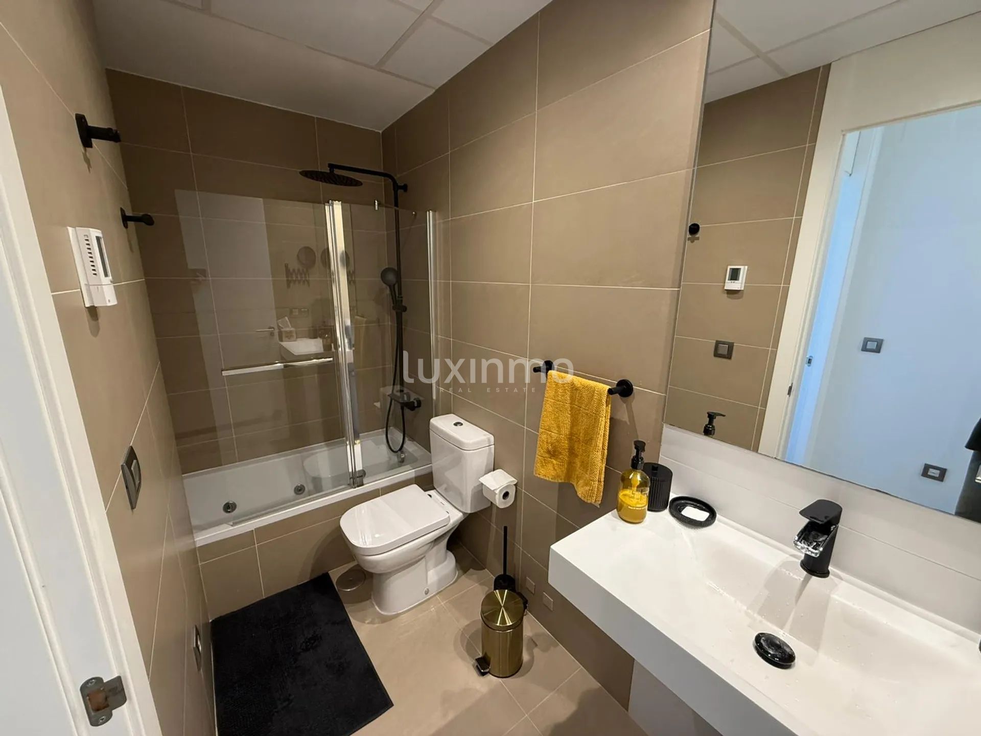 2 Bedroom Sea view flat in playa de poniente — photo 13