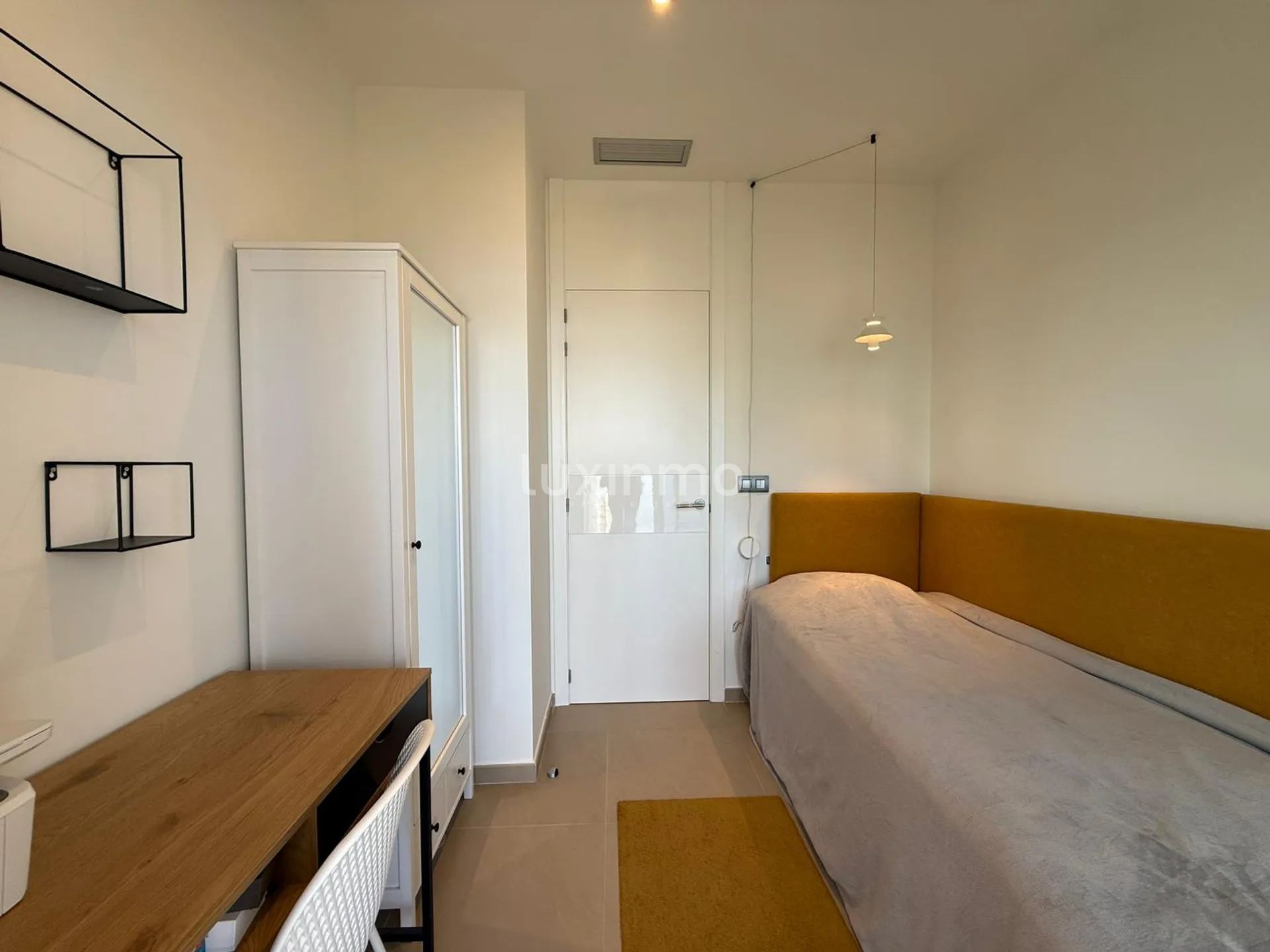 2 Bedroom Sea view flat in playa de poniente — photo 5