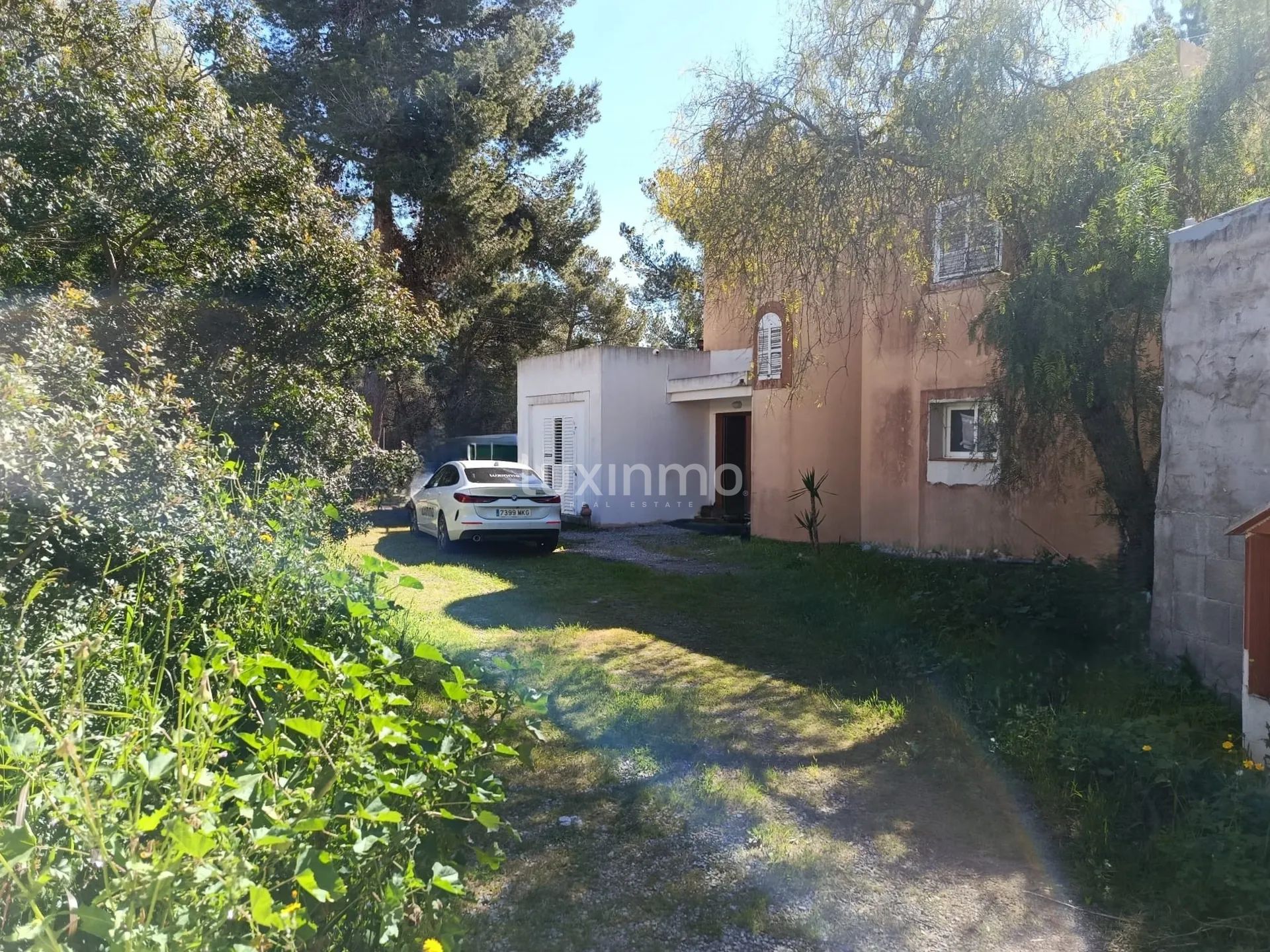 Prachtig huis met mooi te renoveren grond in KM4