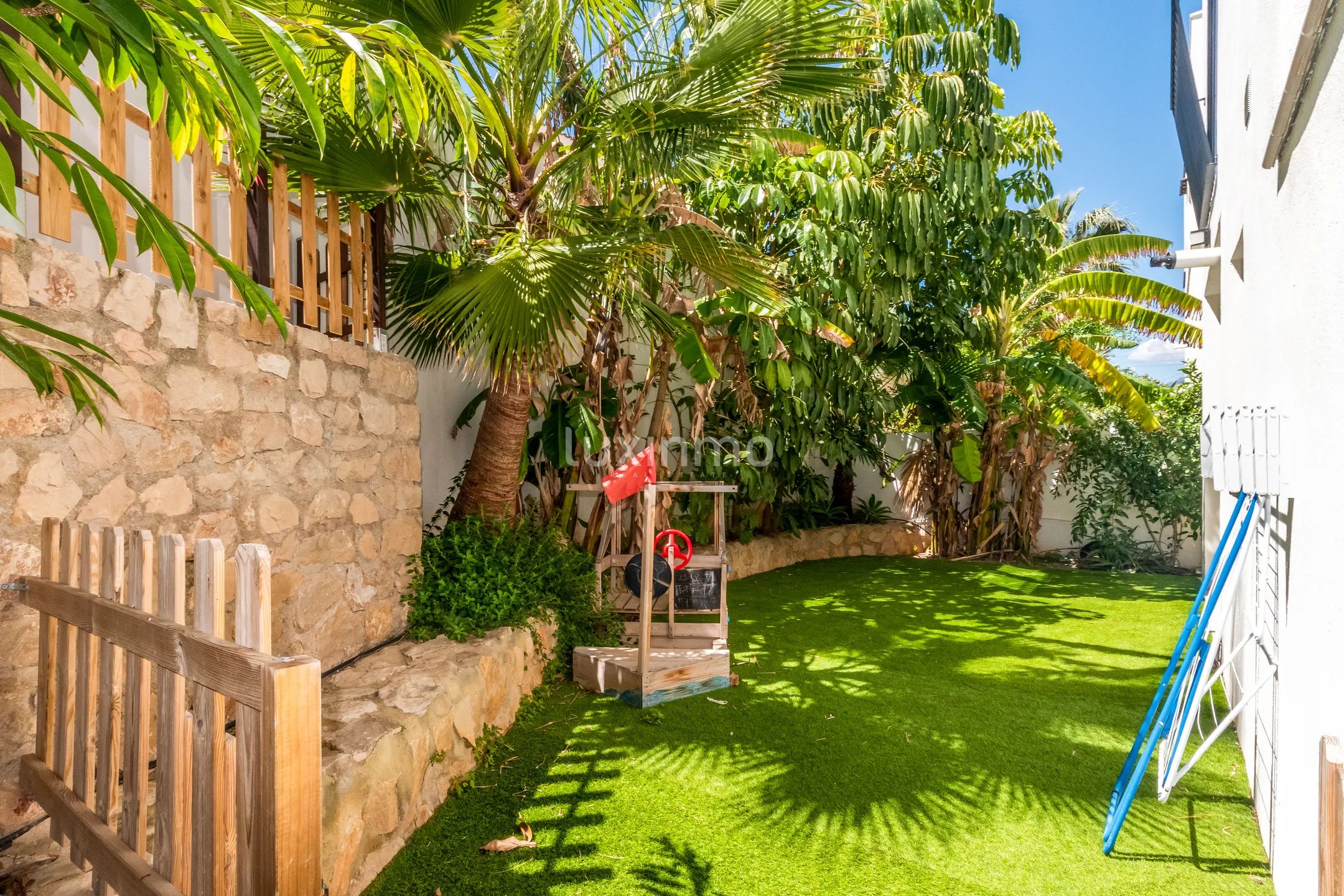 Cozy house with pool in Albir for rent — photo 18