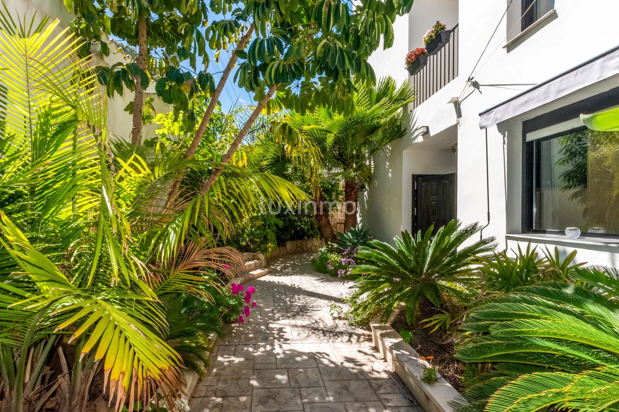 Cozy house with pool in Albir for rent — photo 20