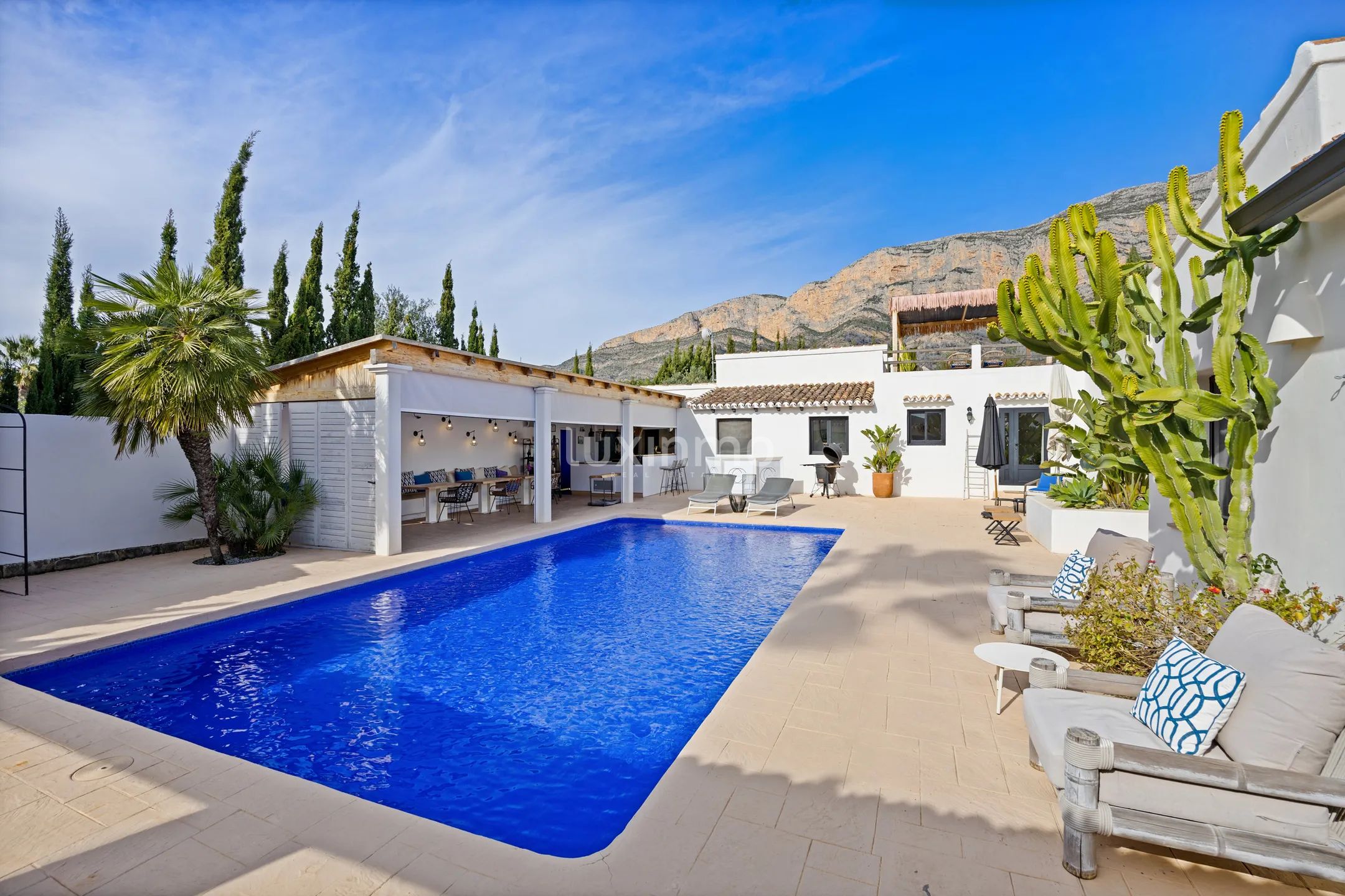 Mediterrane Villa mit Gästehaus in Montgó, Jávea