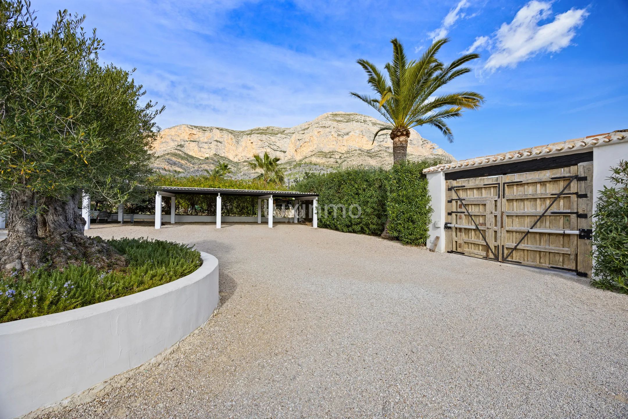 Mediterranean villa with guest house in Montgó, Jávea — photo 50
