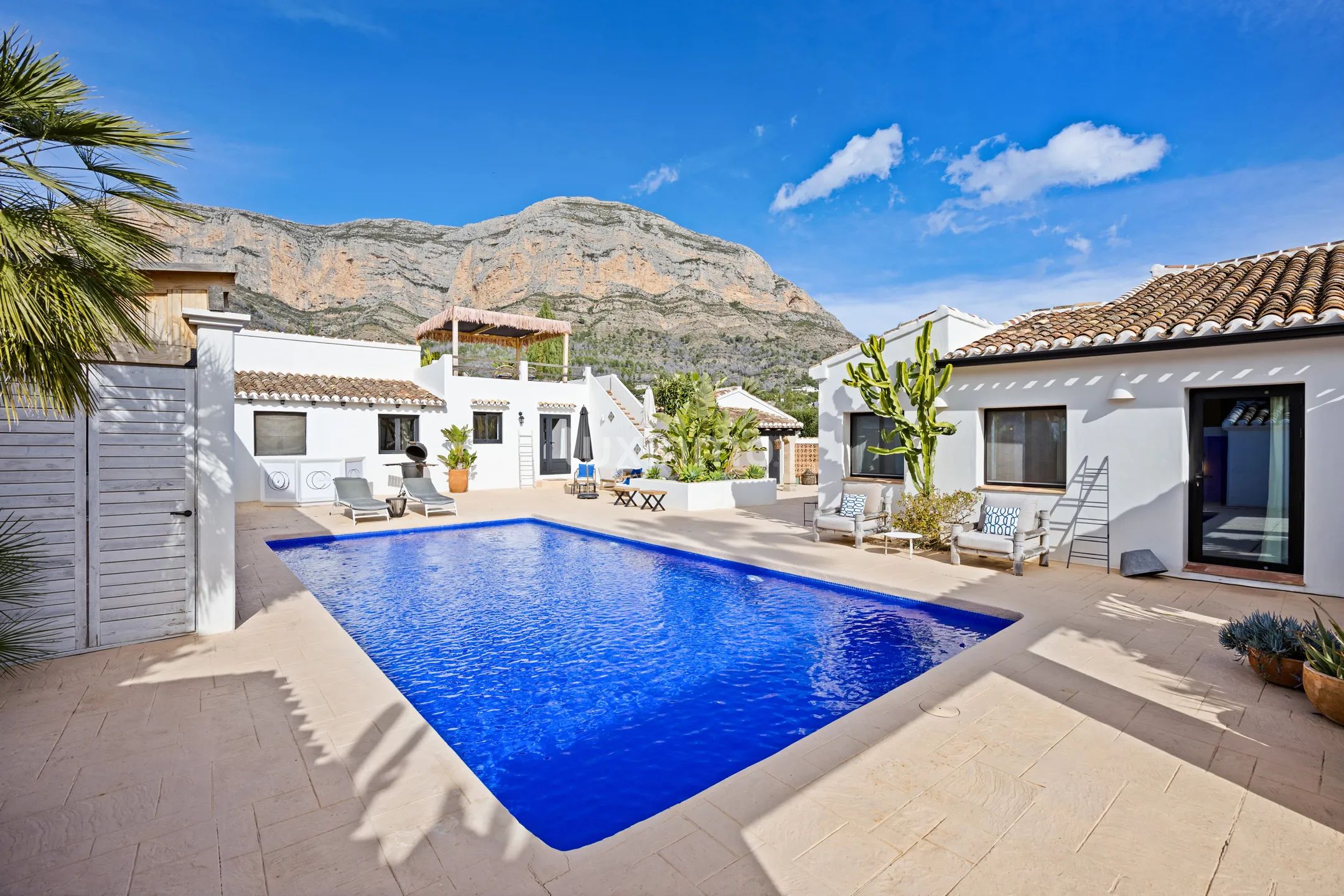 Mediterranean villa with guest house in Montgó, Jávea