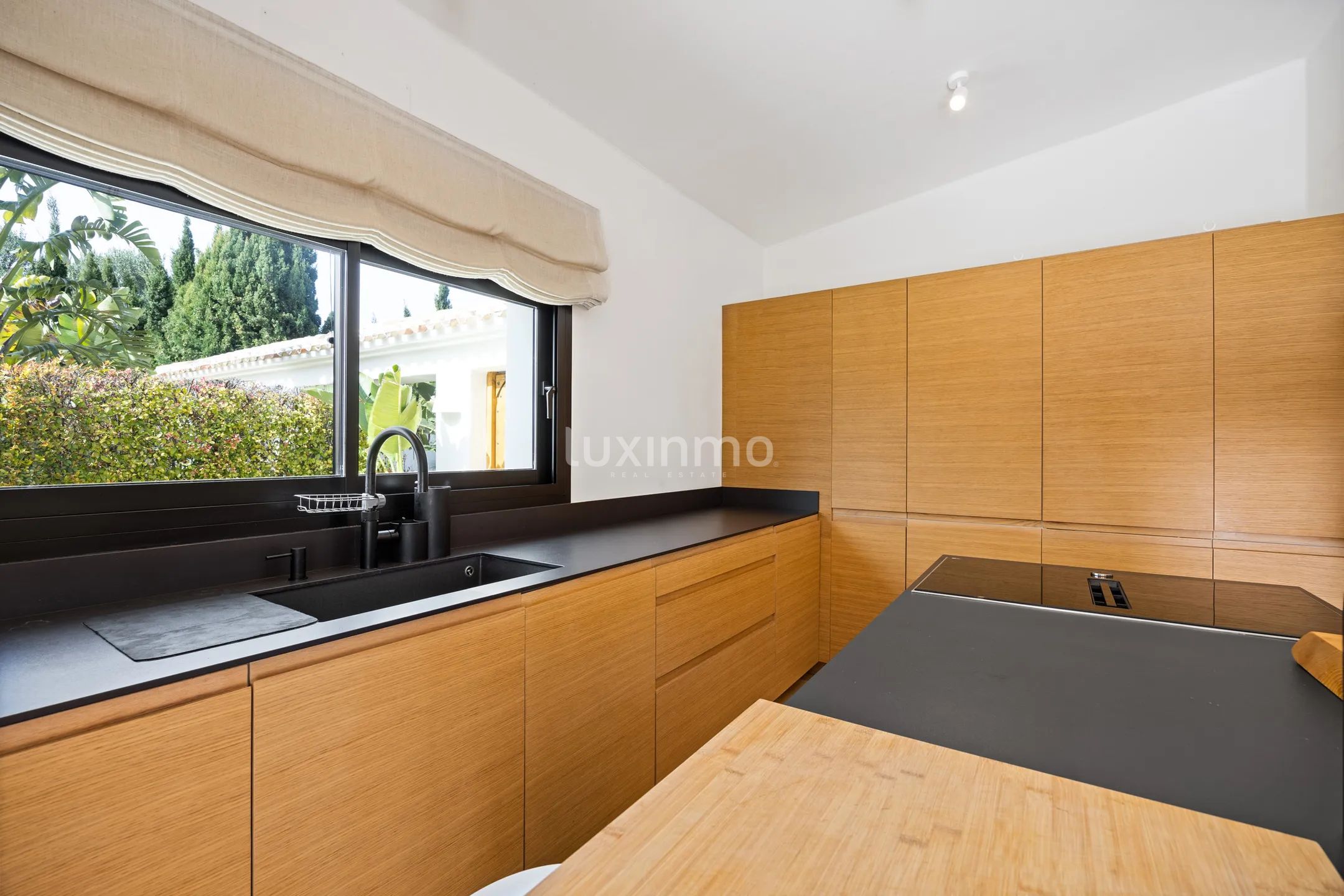 Mediterranean villa with guest house in Montgó, Jávea — photo 8