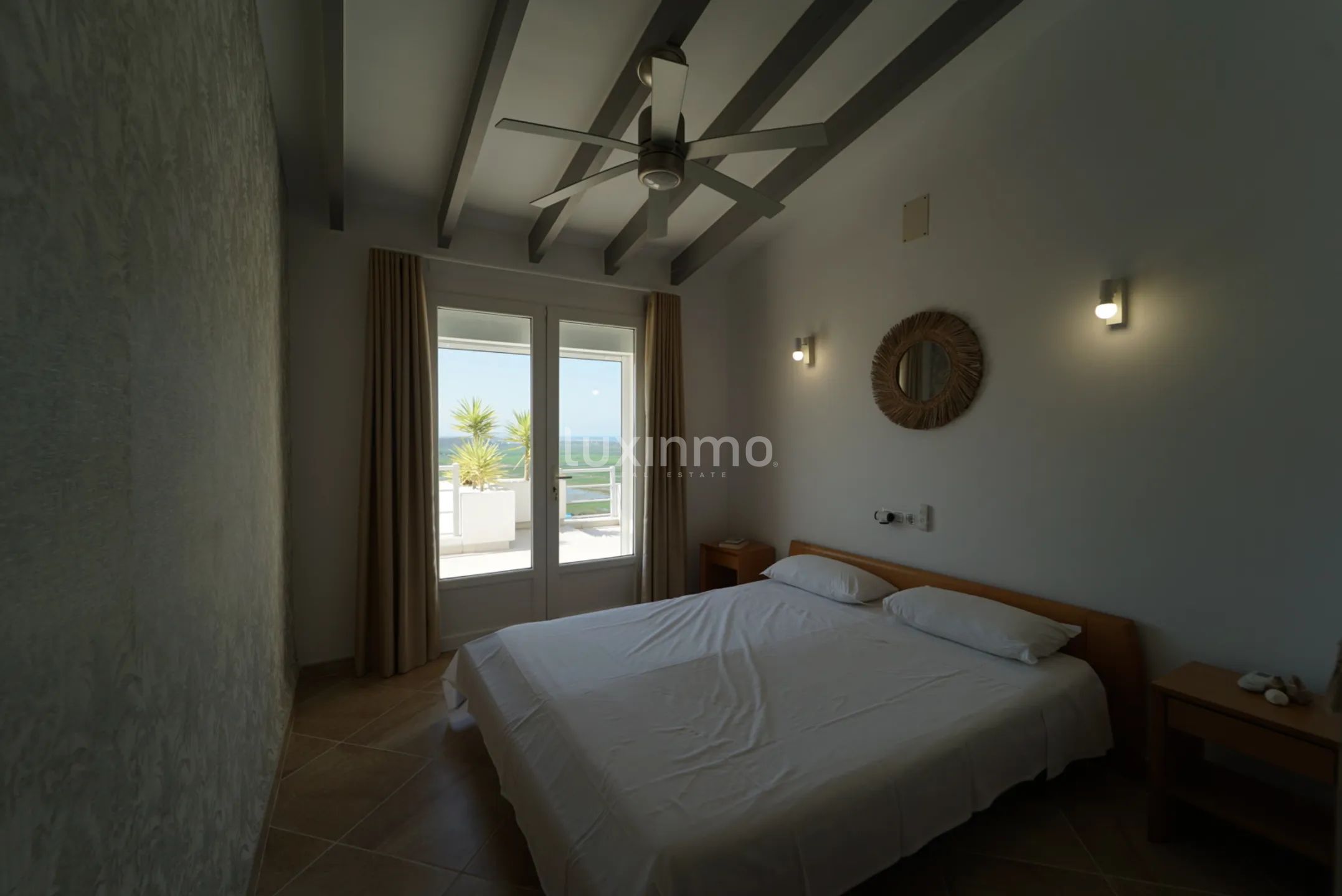 Modern villa with panoramic sea views — photo 27