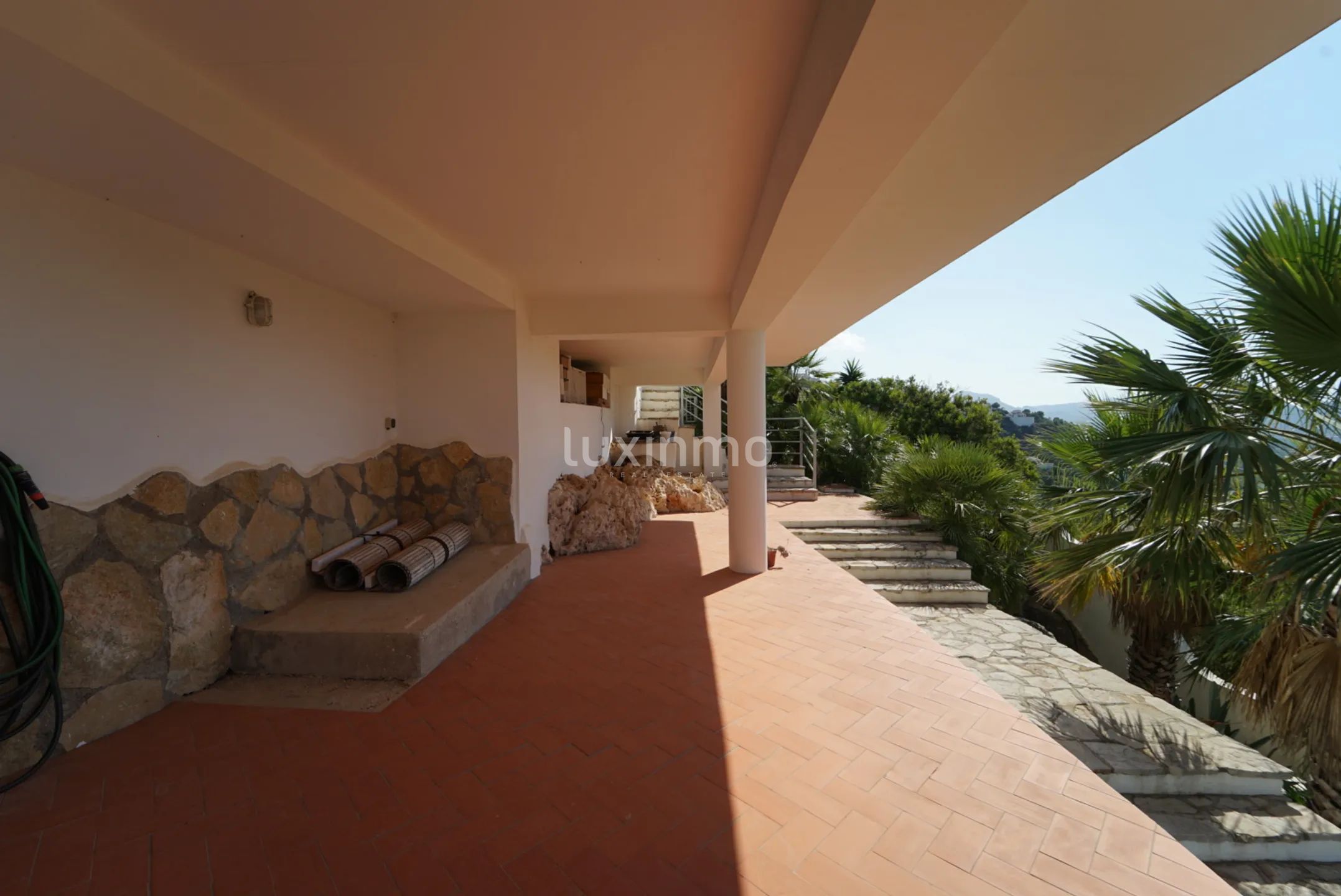 Modern villa with panoramic sea views — photo 31