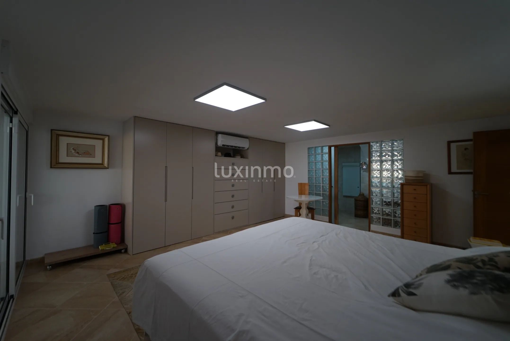 Modern villa with panoramic sea views — photo 7
