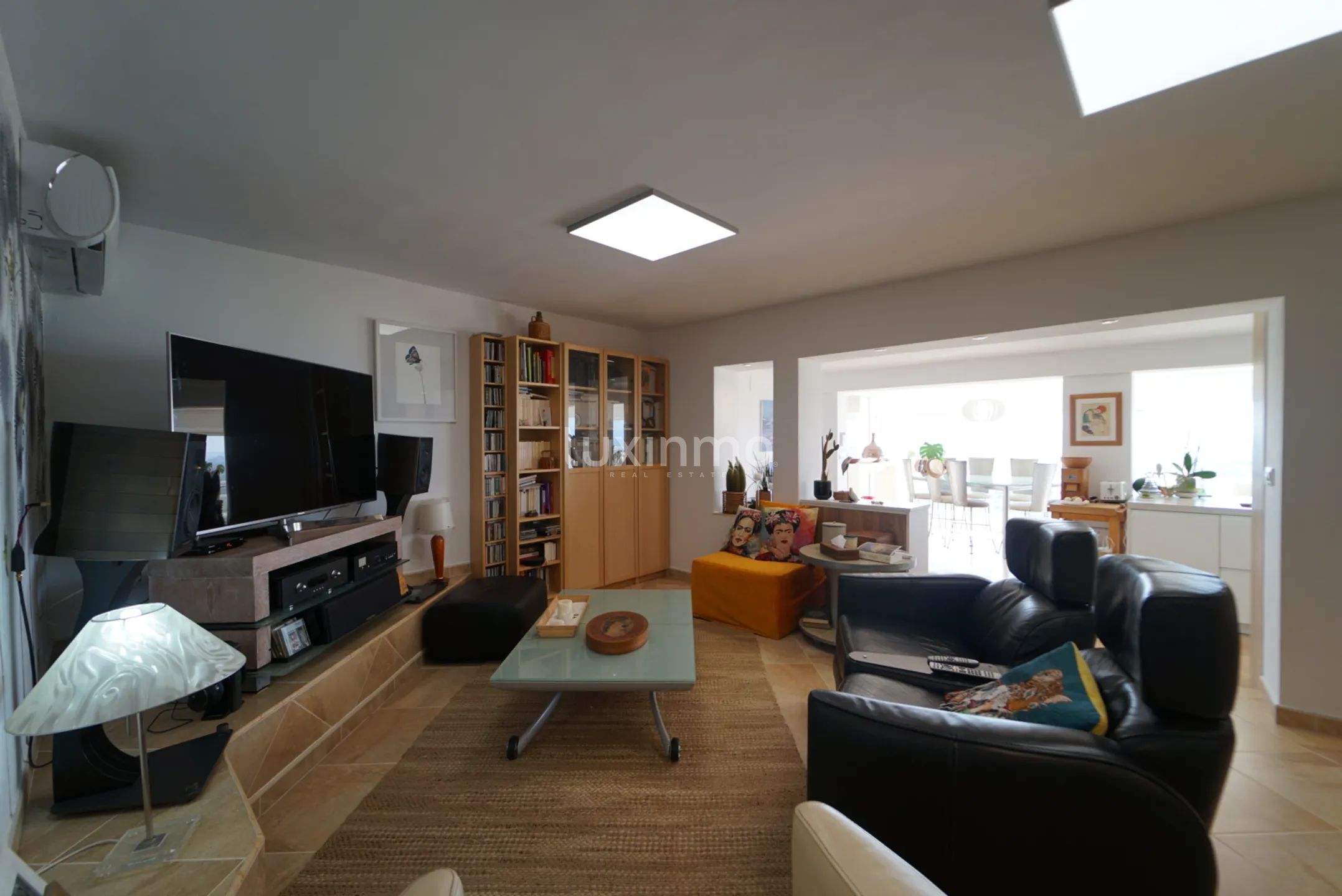 Modern villa with panoramic sea views — photo 12