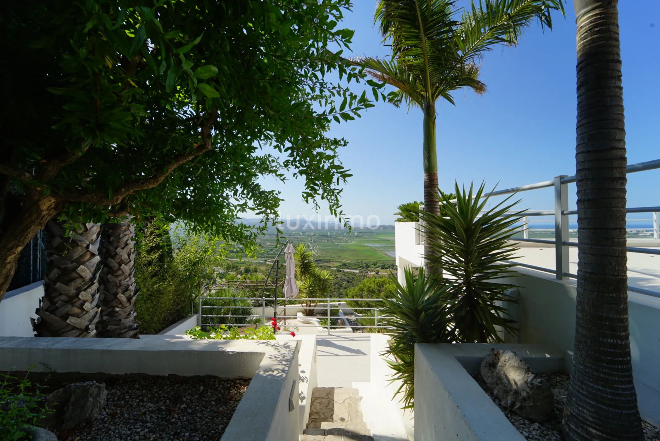Modern villa with panoramic sea views — photo 14
