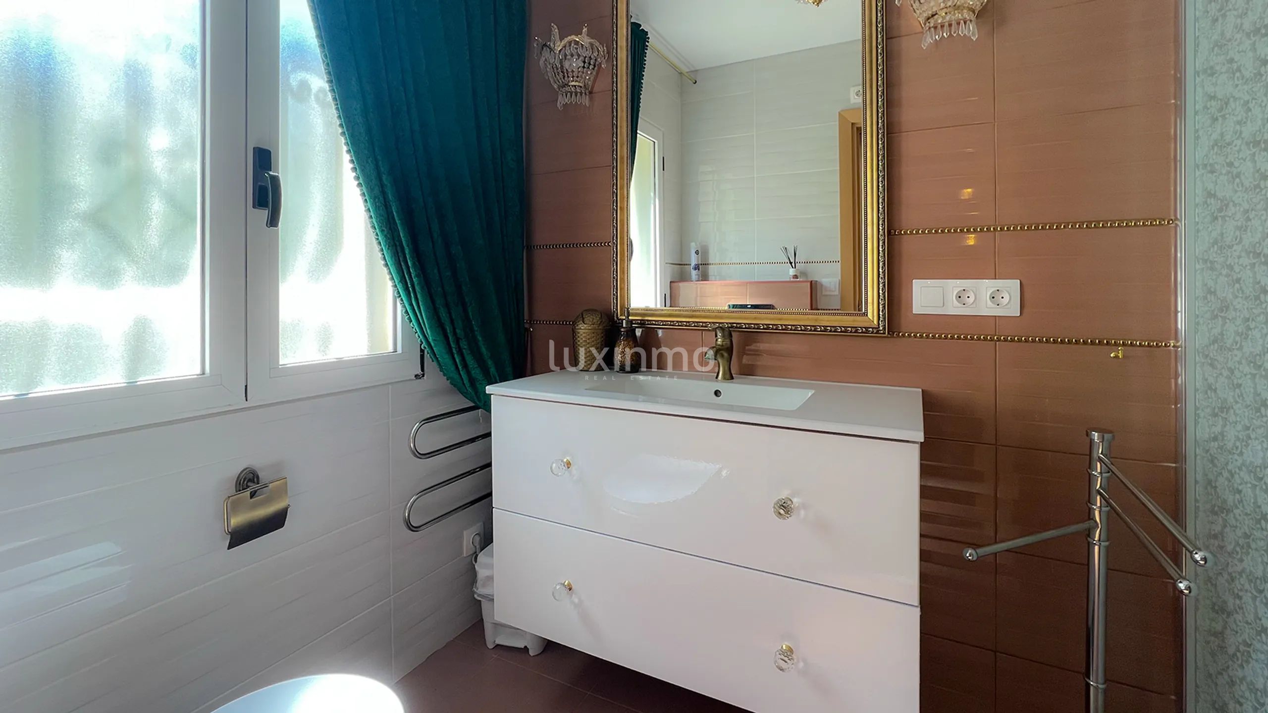 Colonial villa with sea views in El Montgó, Dénia — photo 45