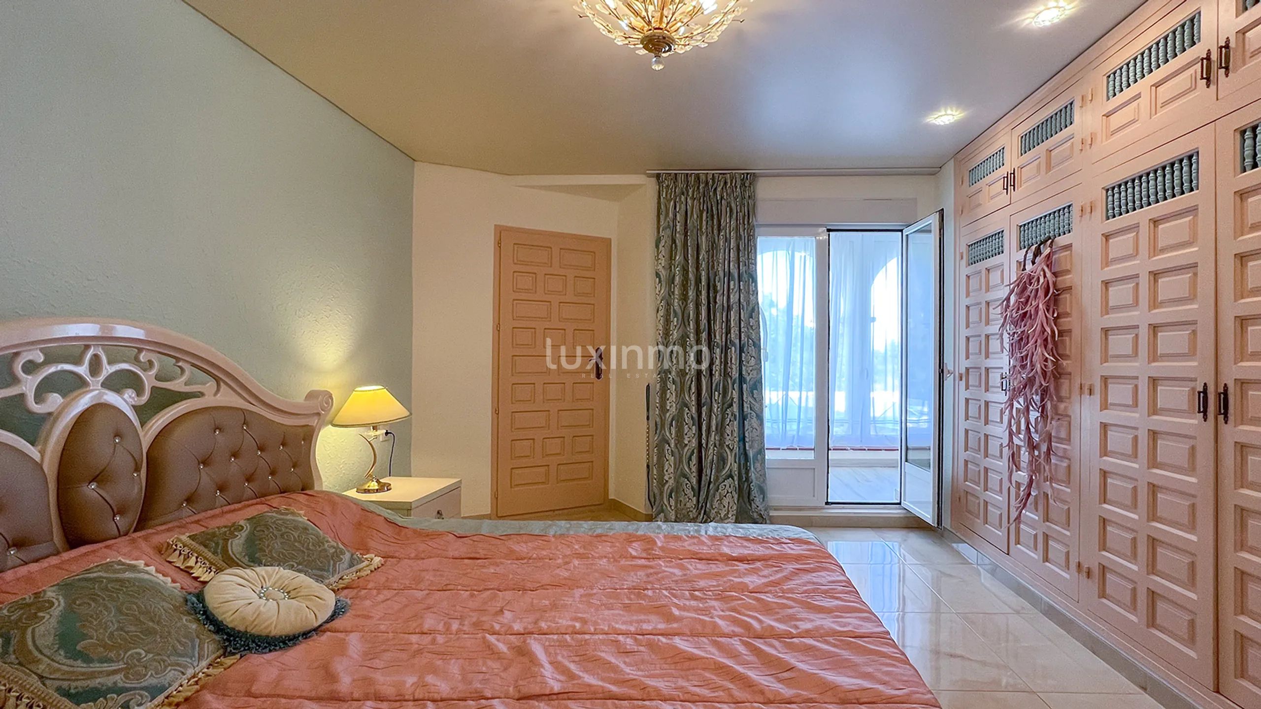 Colonial villa with sea views in El Montgó, Dénia — photo 15