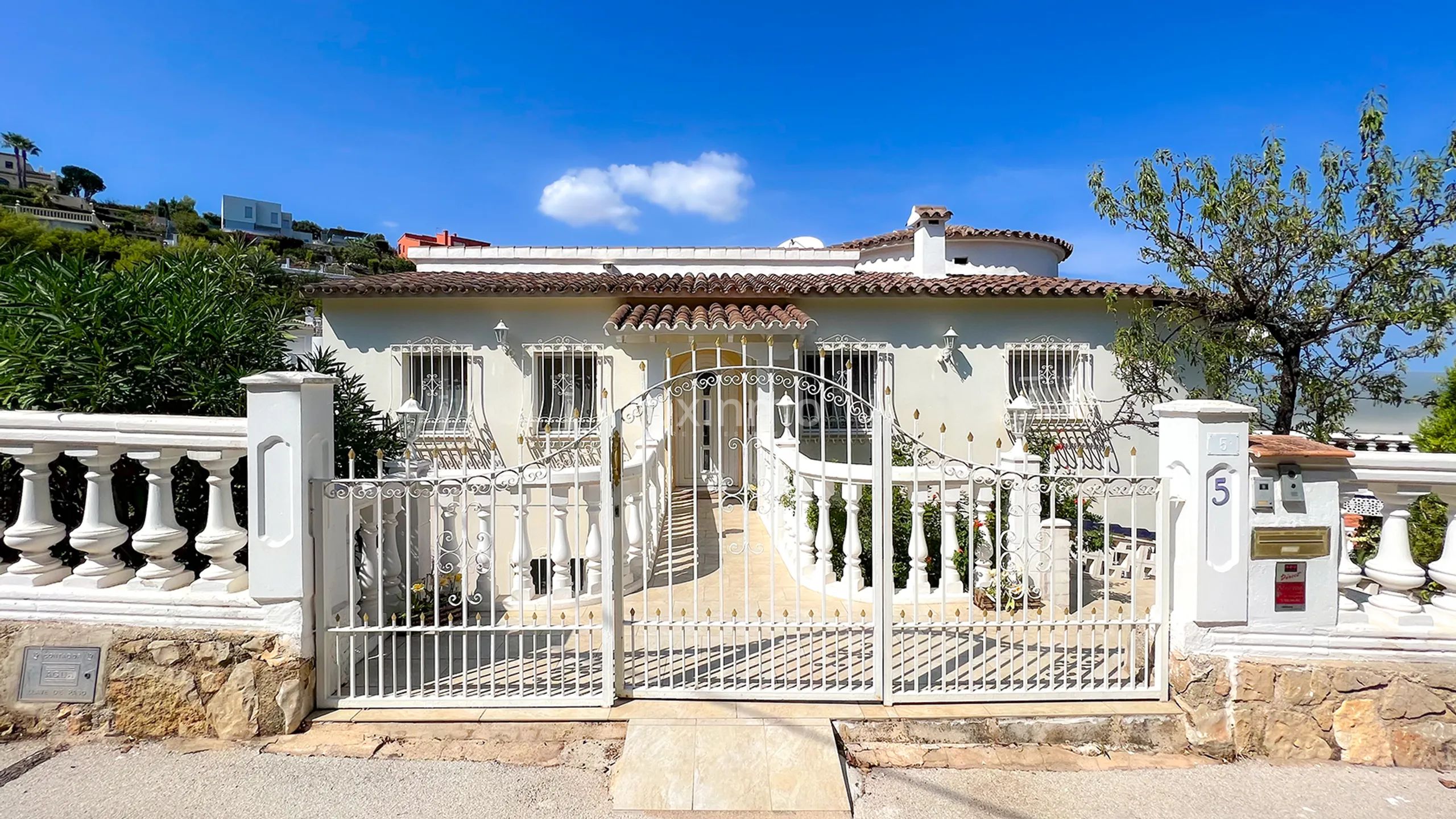 Colonial villa with sea views in El Montgó, Dénia — photo 63