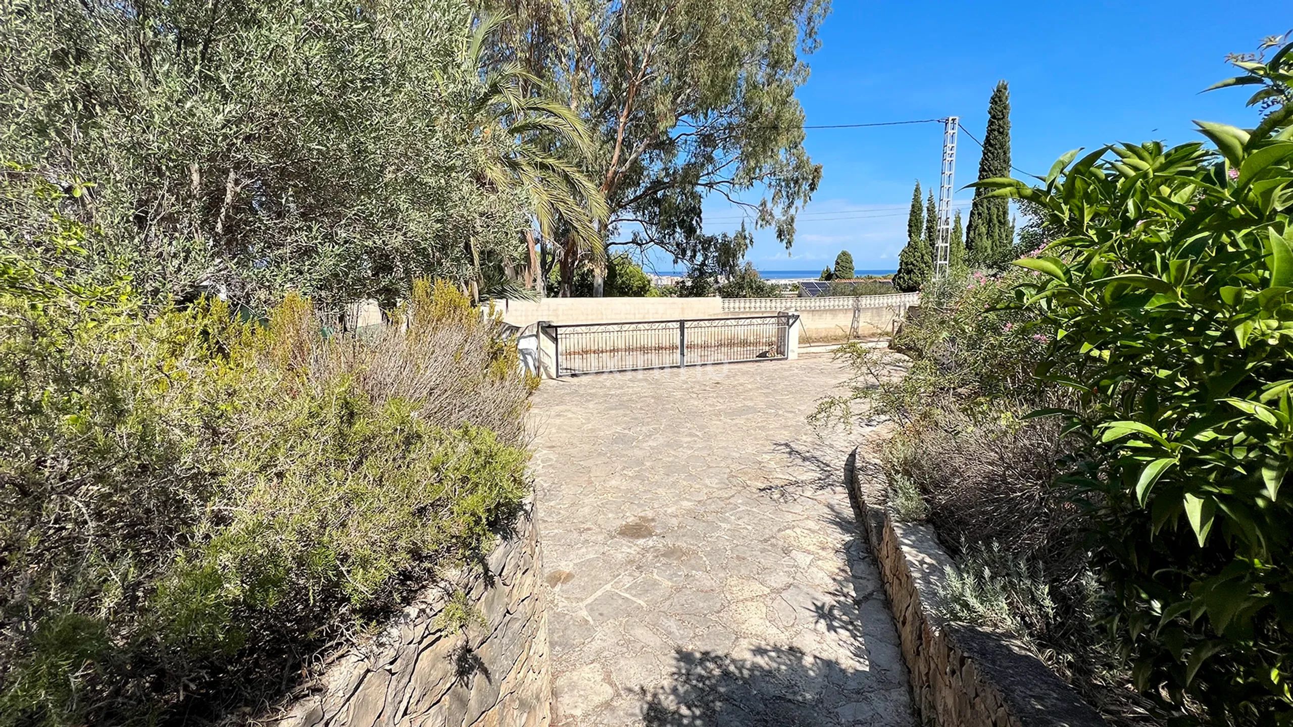 Colonial villa with sea views in El Montgó, Dénia — photo 69