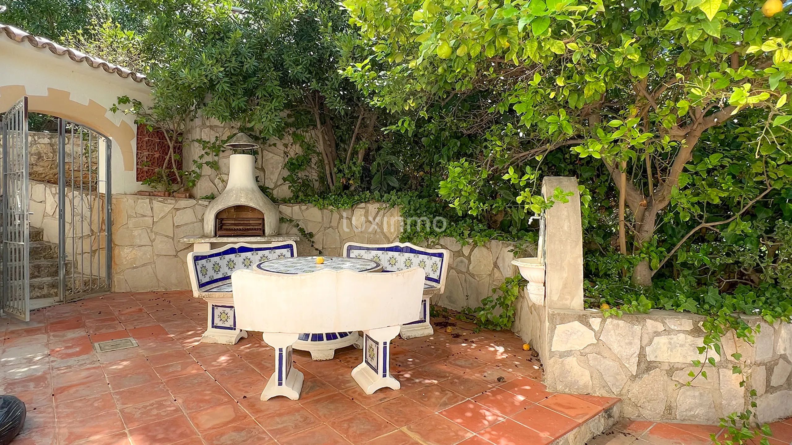 Colonial villa with sea views in El Montgó, Dénia — photo 37