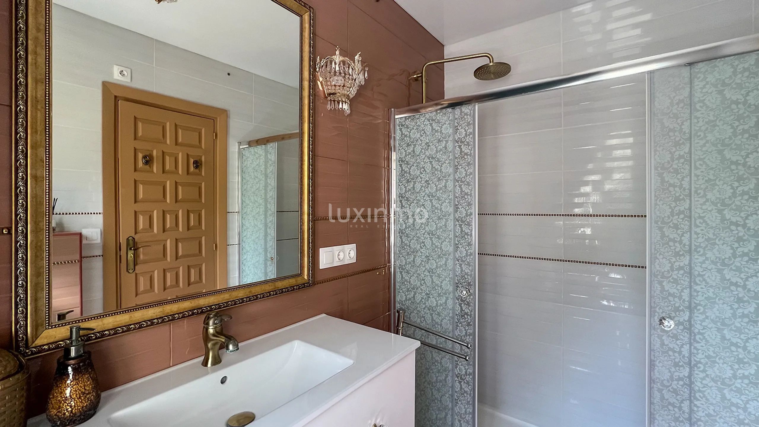 Colonial villa with sea views in El Montgó, Dénia — photo 46
