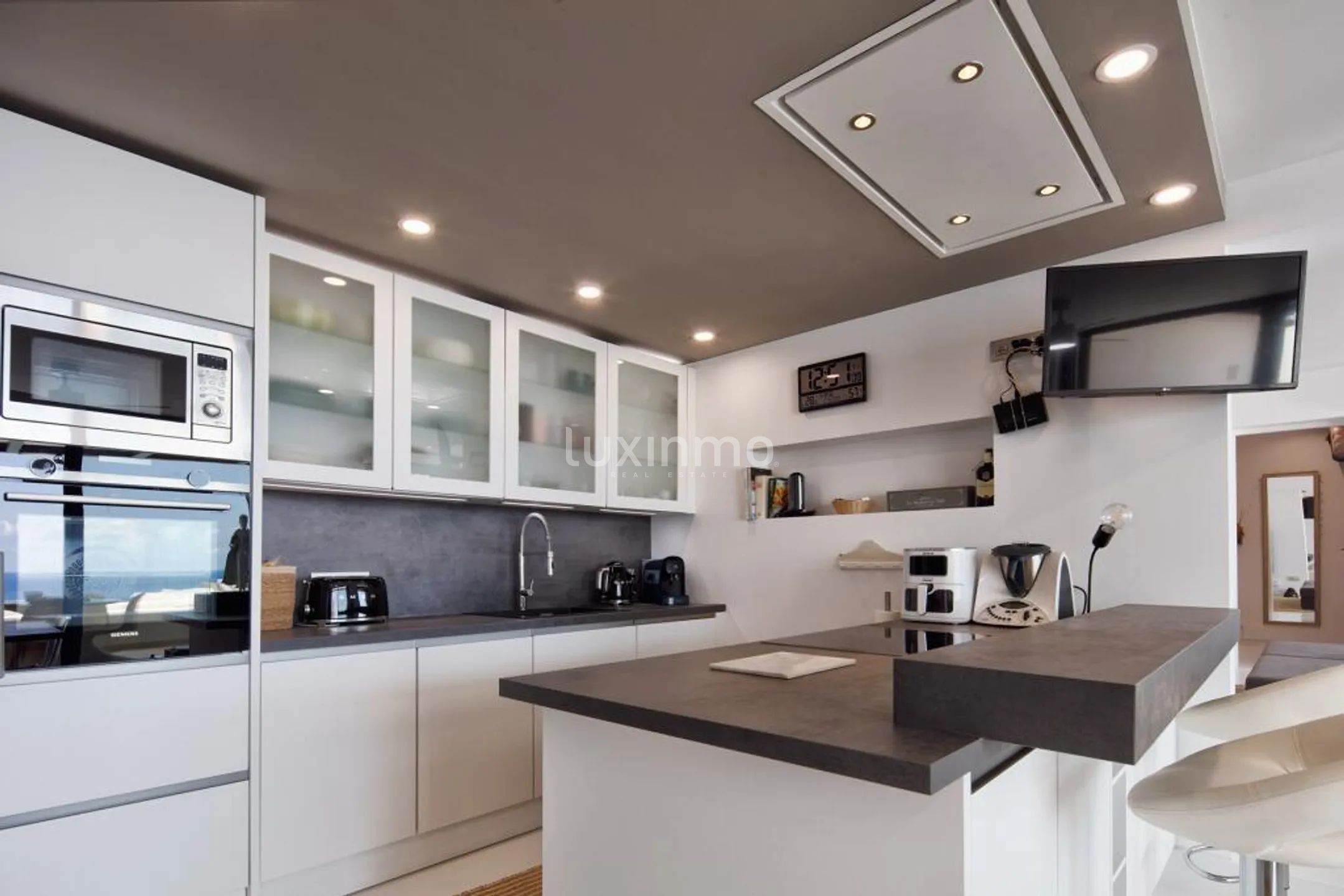 Penthouse exclusif en bord de mer avec vue sur la mer et le coucher de soleil à Cala Tarida — photo 17